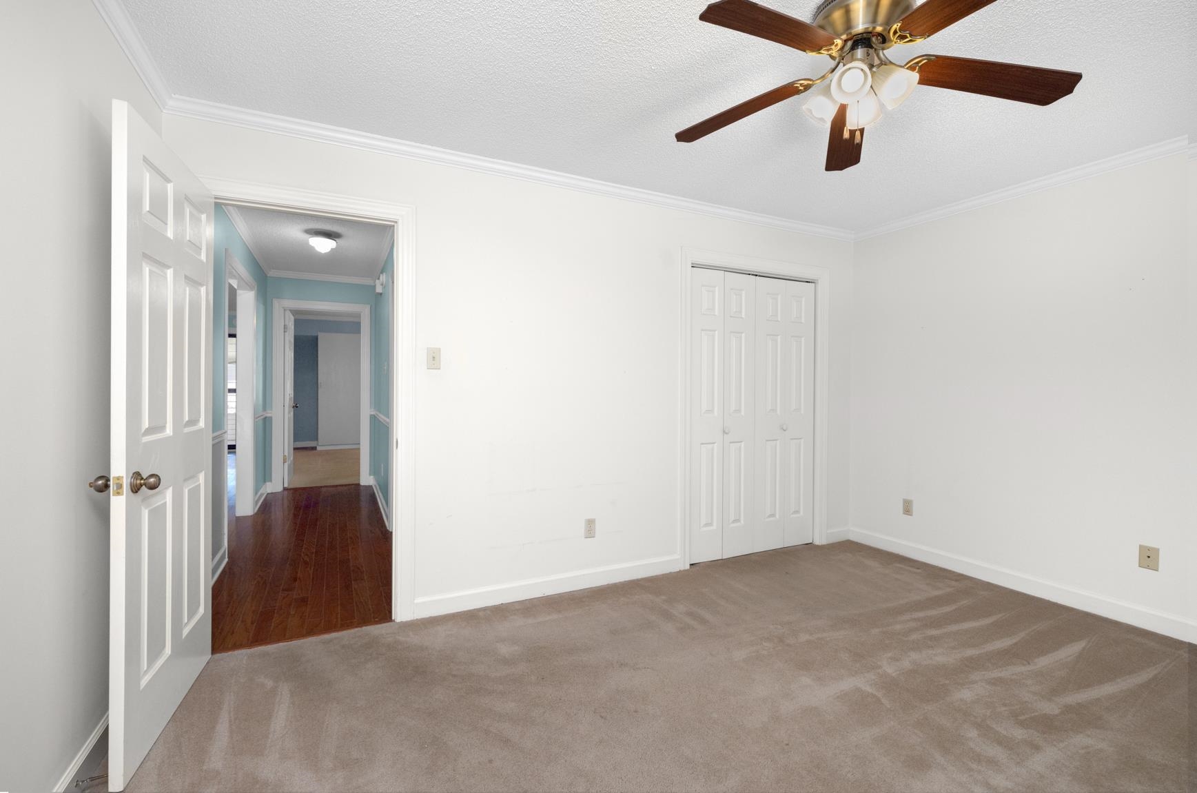 506 Church Ave E Property Photo 17