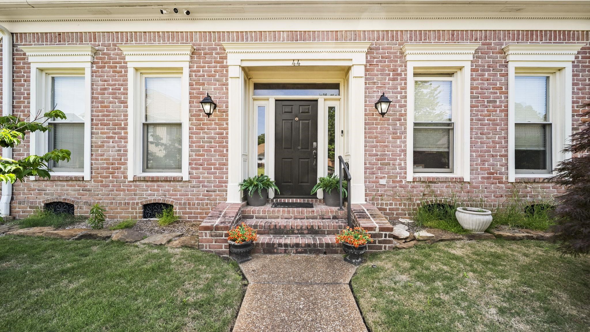 44 Forest Village Pl Property Photo 2