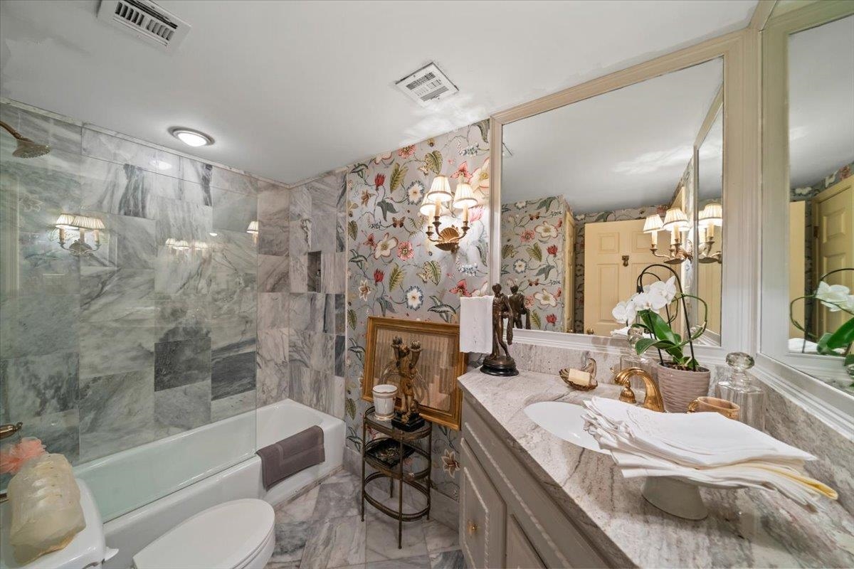 475 N Highland Ave 12a B Property Photo 20