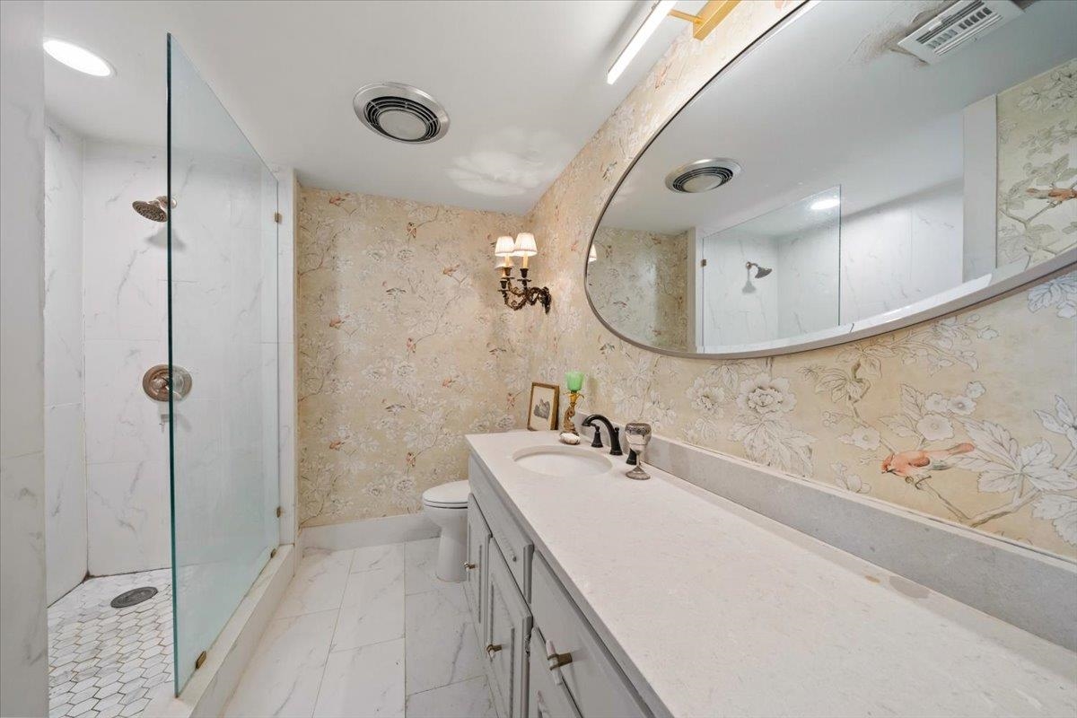475 N Highland Ave 12a B Property Photo 21