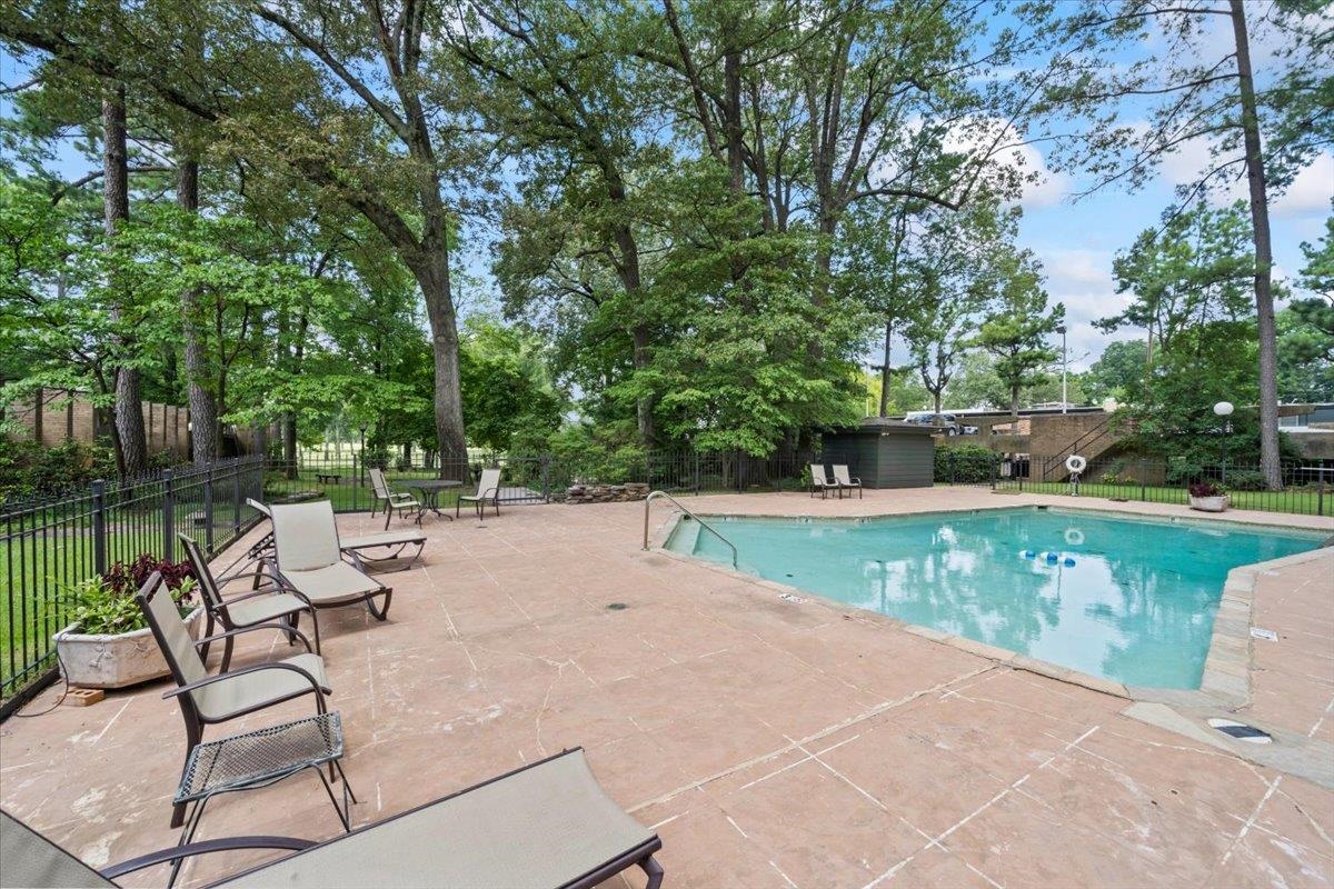 475 N Highland Ave 12a B Property Photo 22