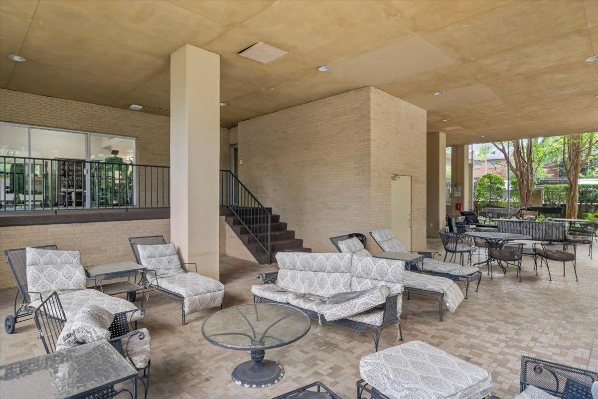 475 N Highland Ave 12a B Property Photo 23