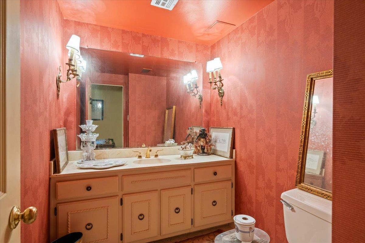 475 N Highland Ave 12a B Property Photo 26