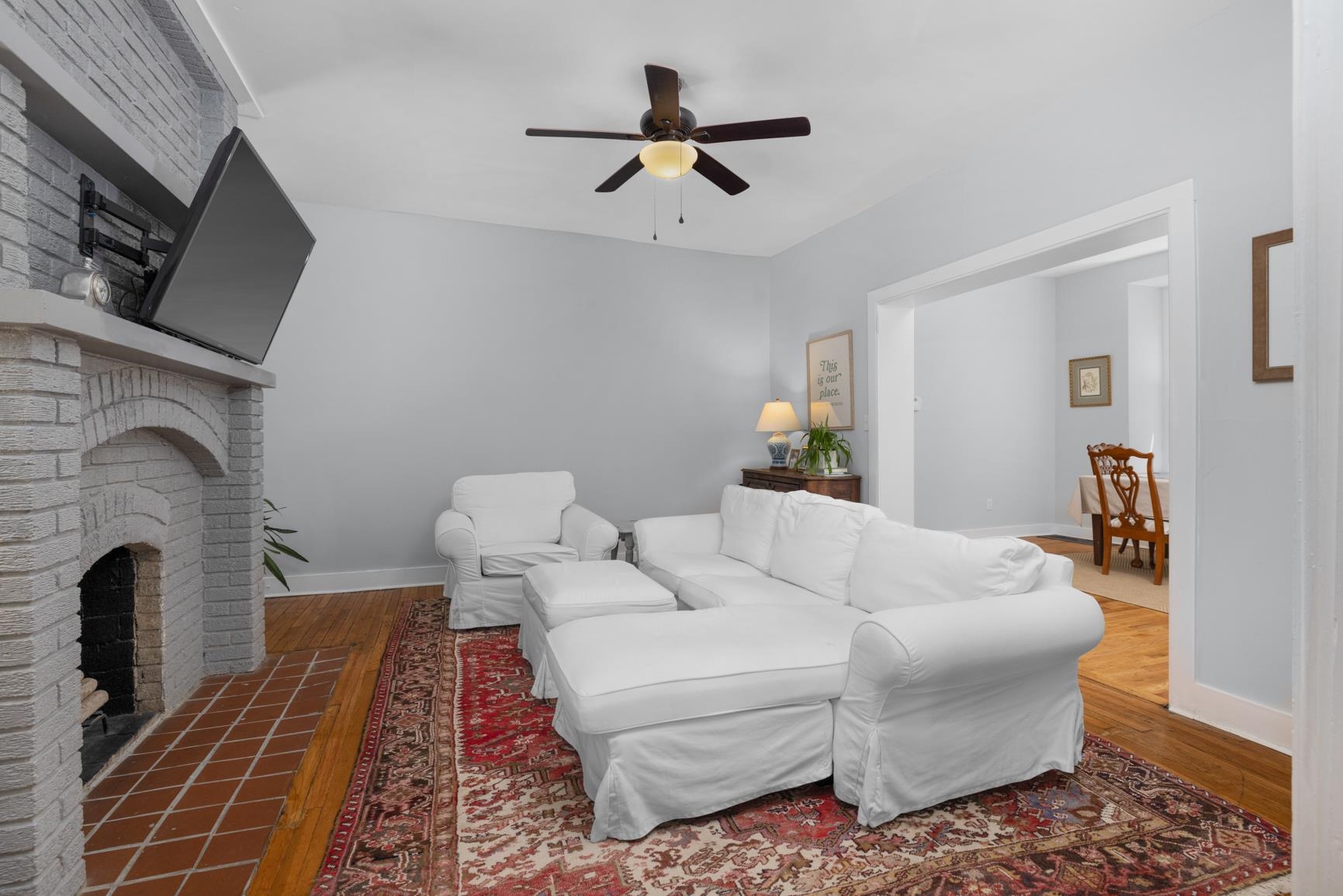 1482 Court Ave Property Photo 10
