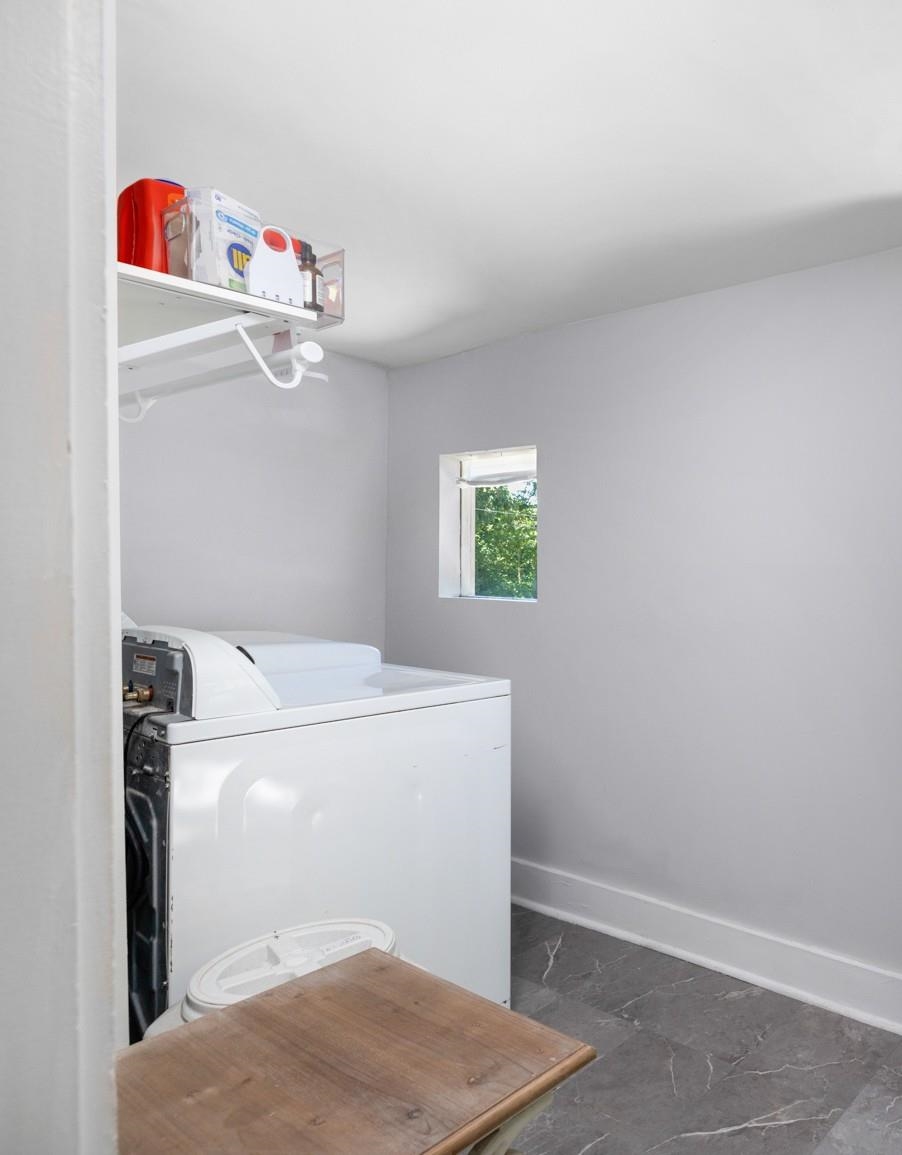 1482 Court Ave Property Photo 19
