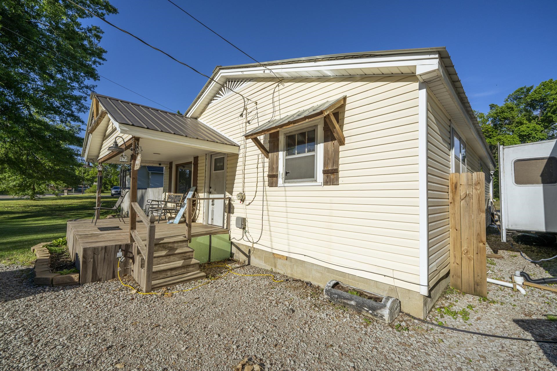 730 Cravens Dr Property Photo 24