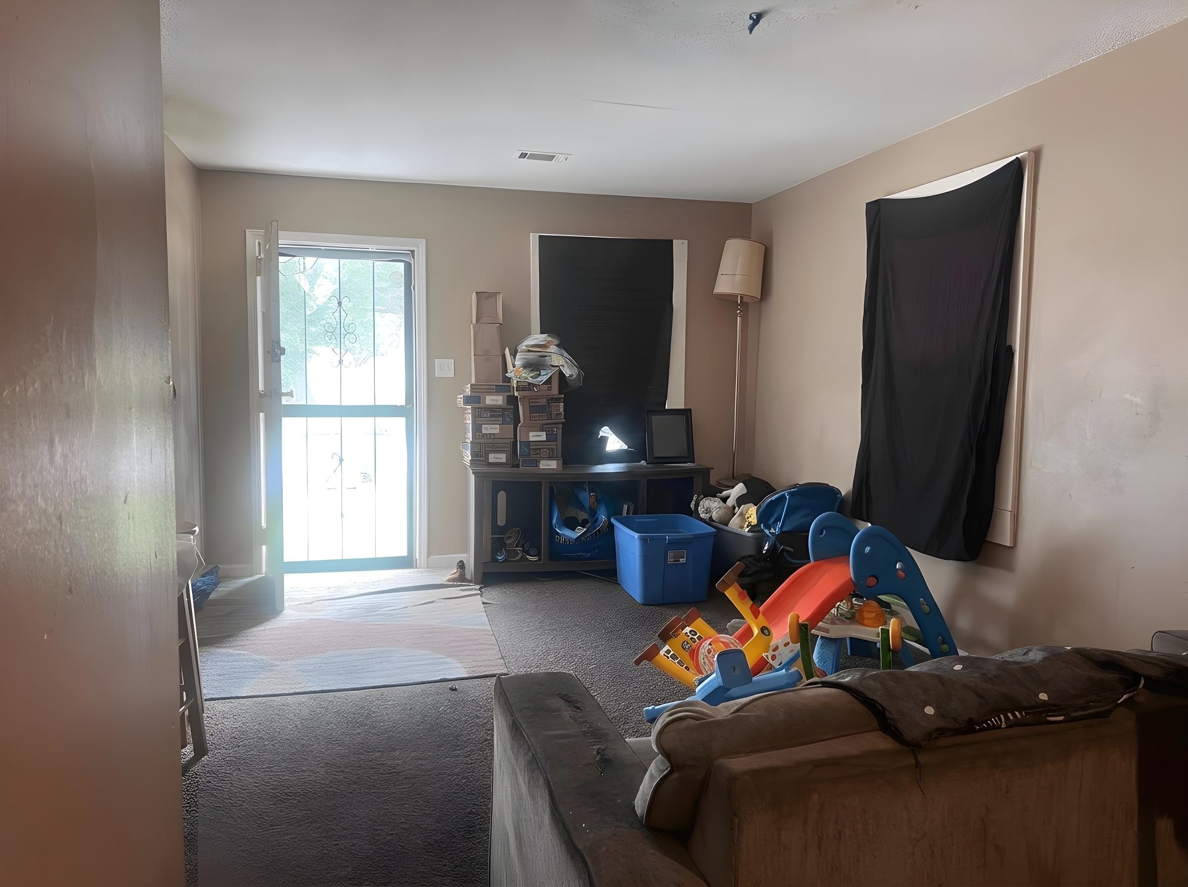 572 Burlington Cir Property Photo 2