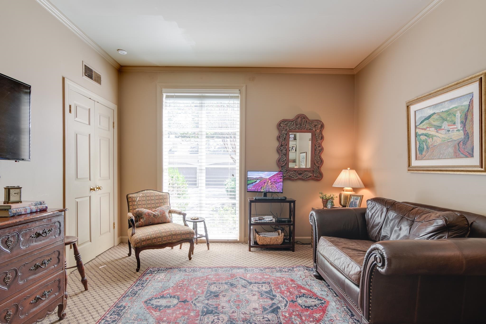 575 Club Walk Ln 2 Property Photo 14