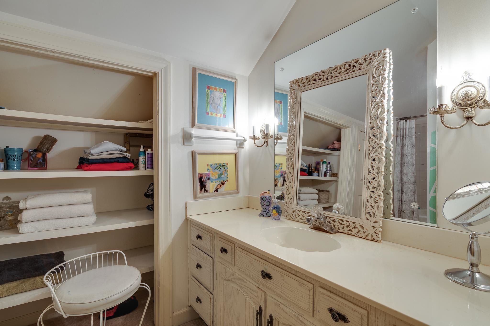575 Club Walk Ln 2 Property Photo 18