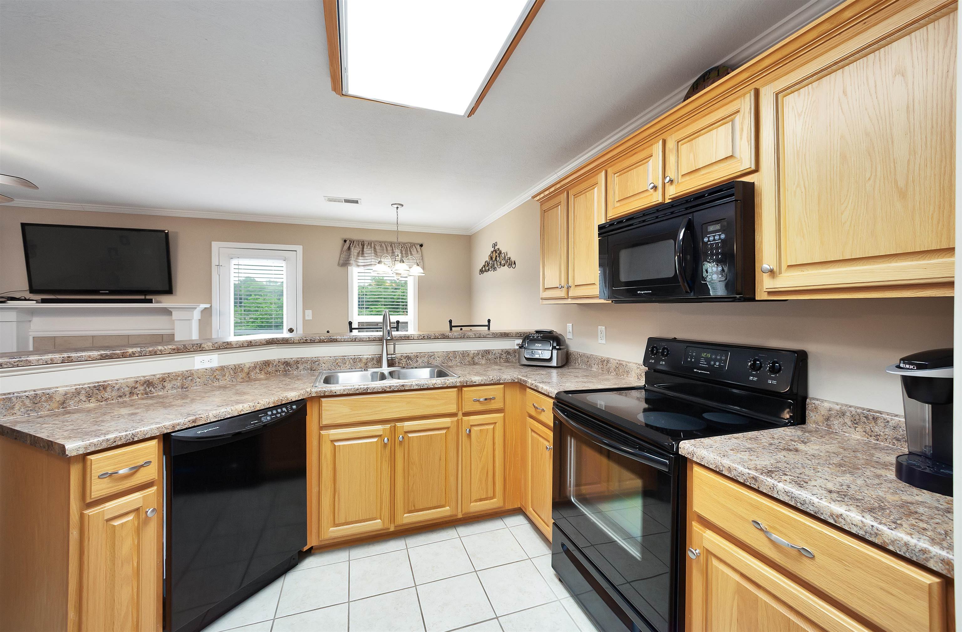 156 Lancaster Dr Property Photo 8