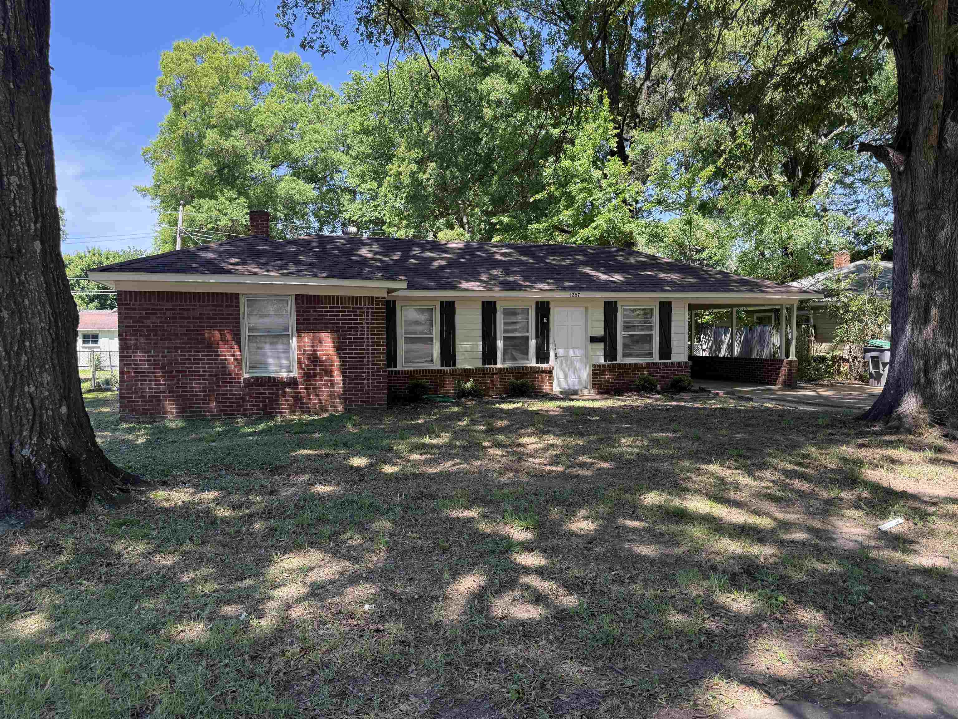 1257 S PERKINS RD Property Photo 1