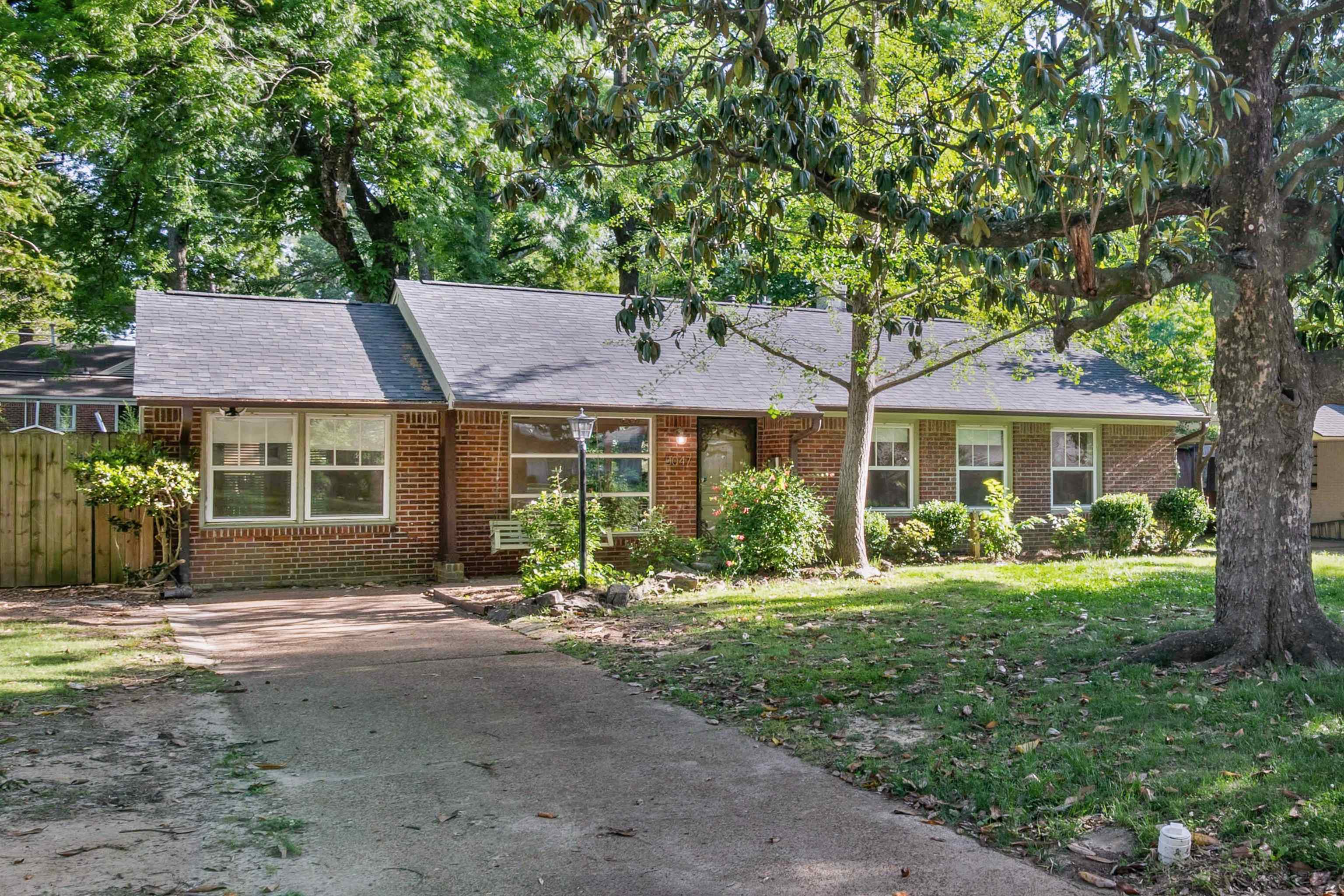 5047 EDENSHIRE AVE Property Photo 1