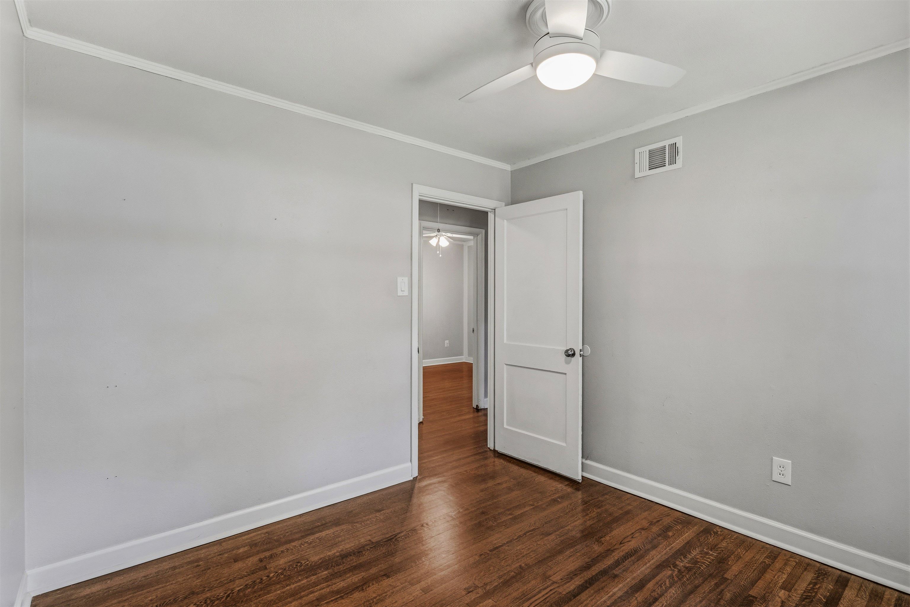 5047 Edenshire Ave Property Photo 19
