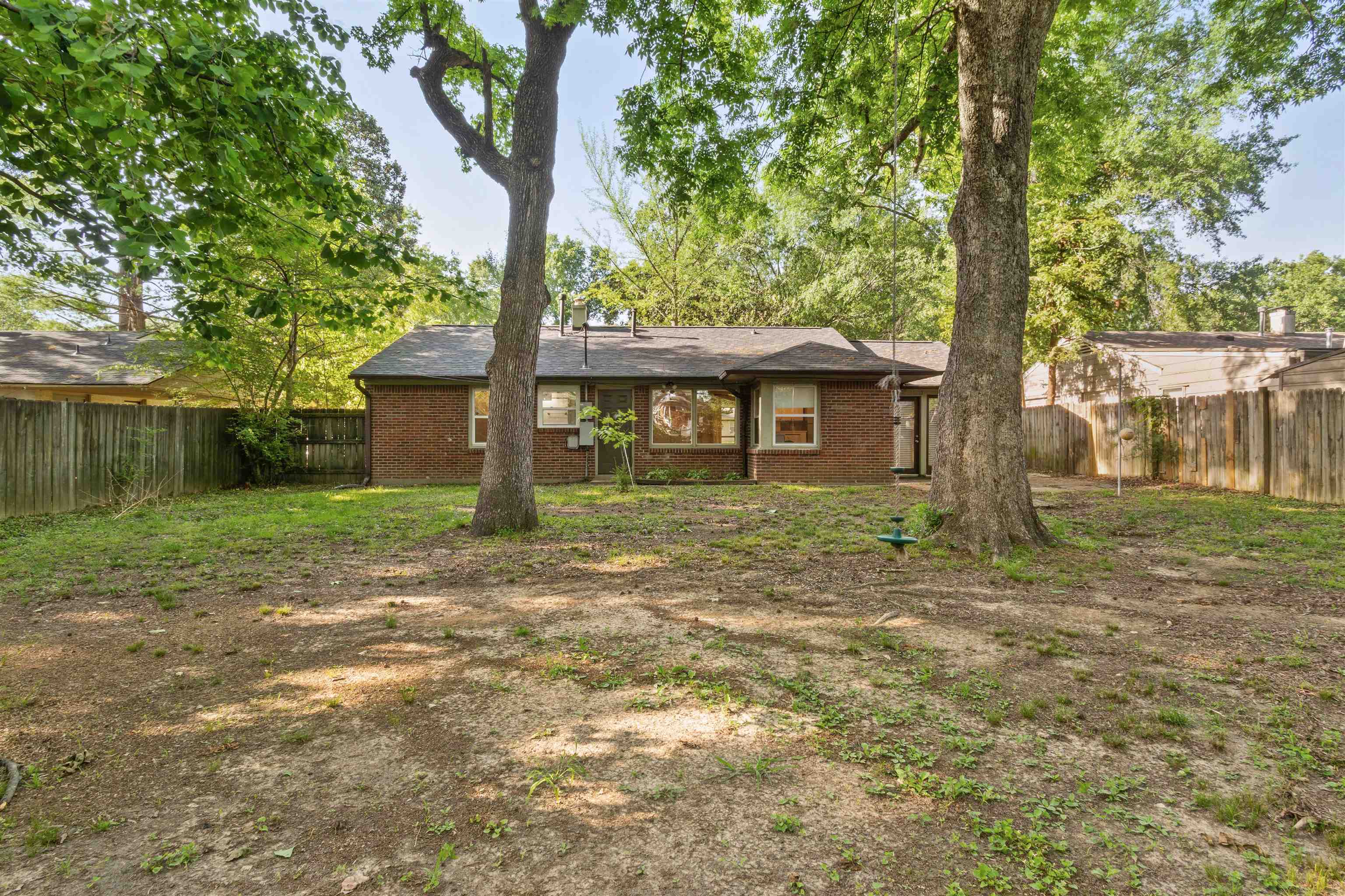 5047 Edenshire Ave Property Photo 24