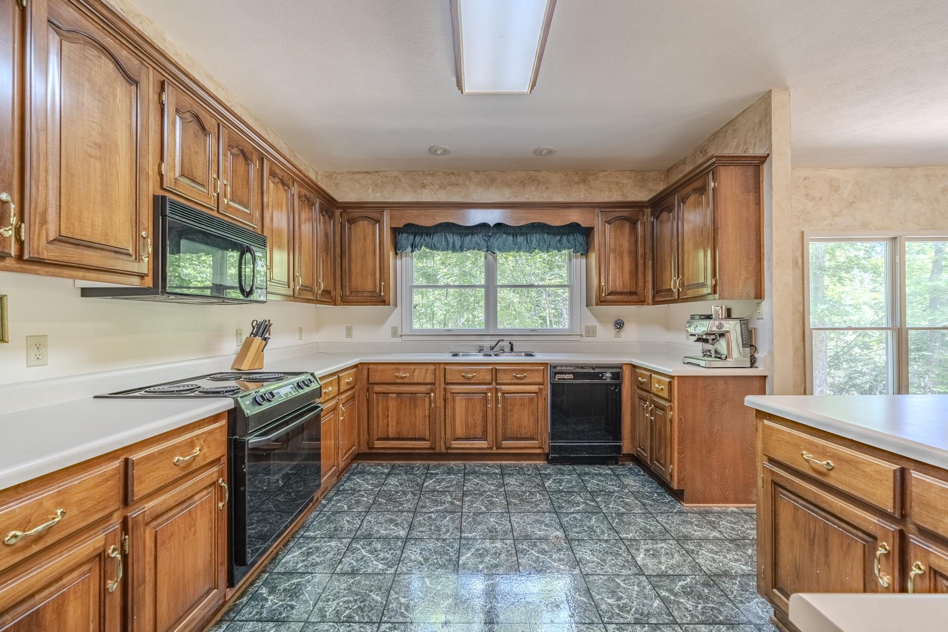 535 Old South Rd Property Photo 4