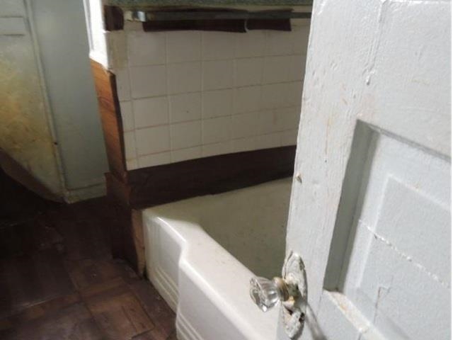 1436 College St Property Photo 10