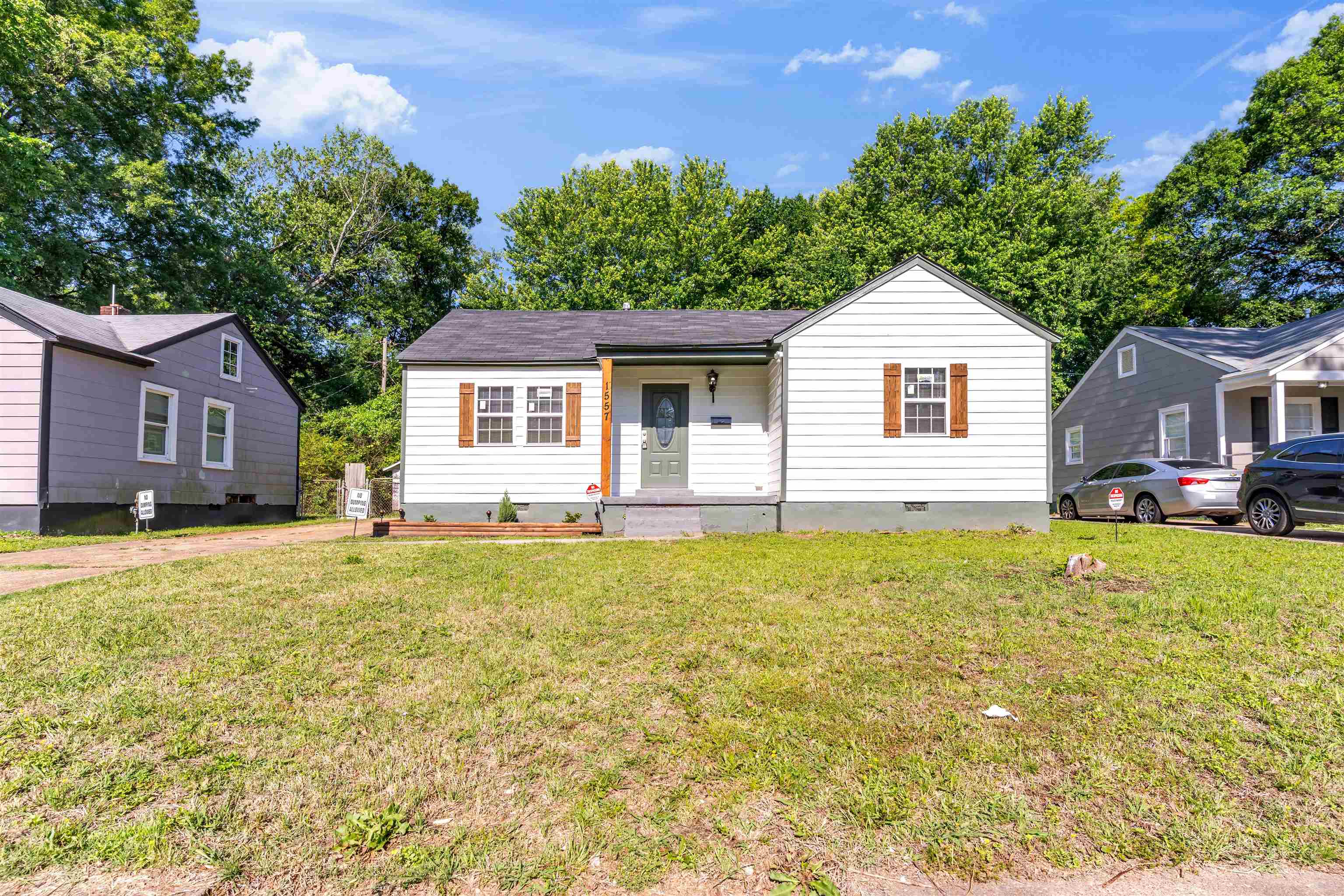 1557 Hope St Property Photo 2