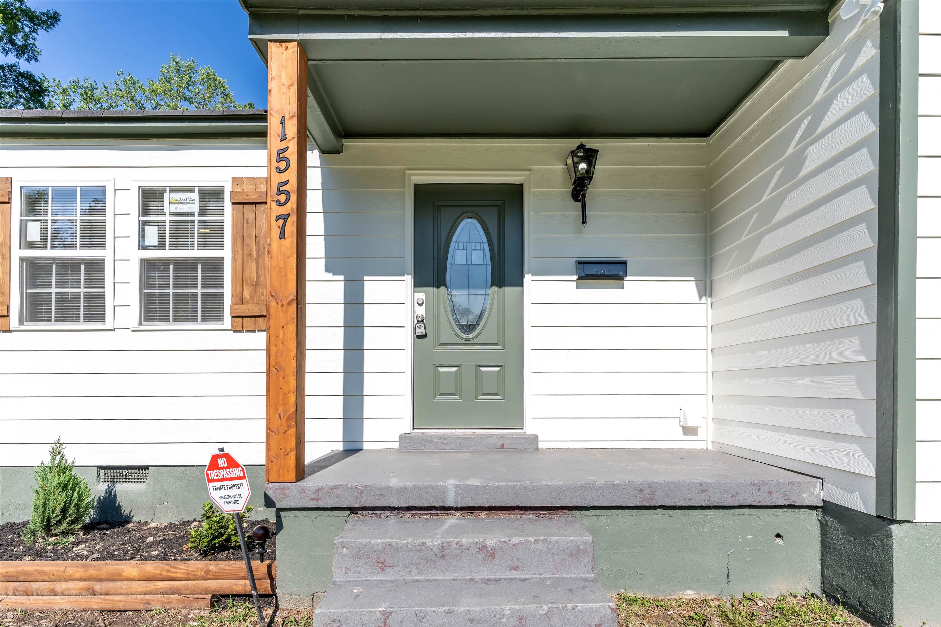 1557 Hope St Property Photo 3
