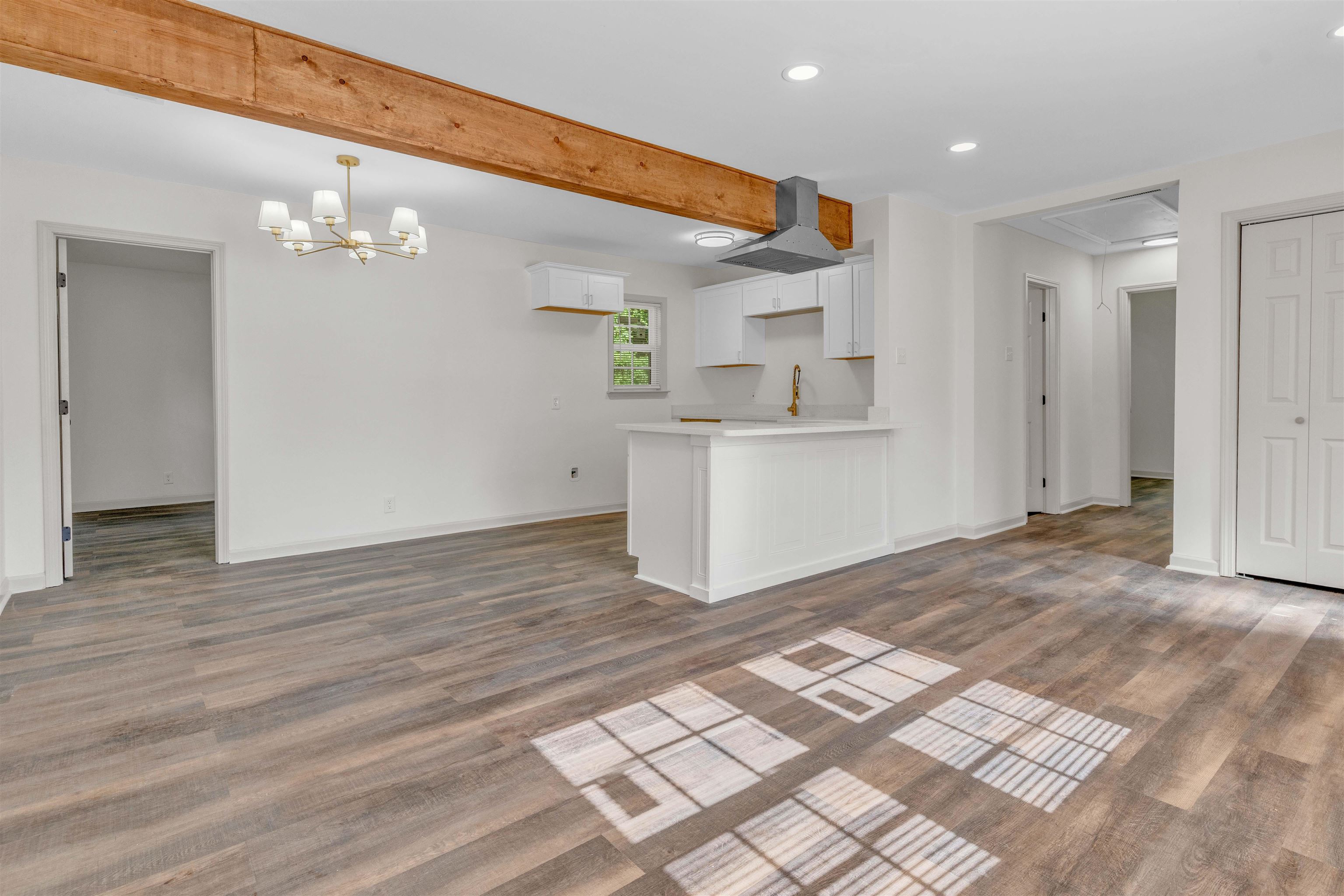 1557 Hope St Property Photo 10