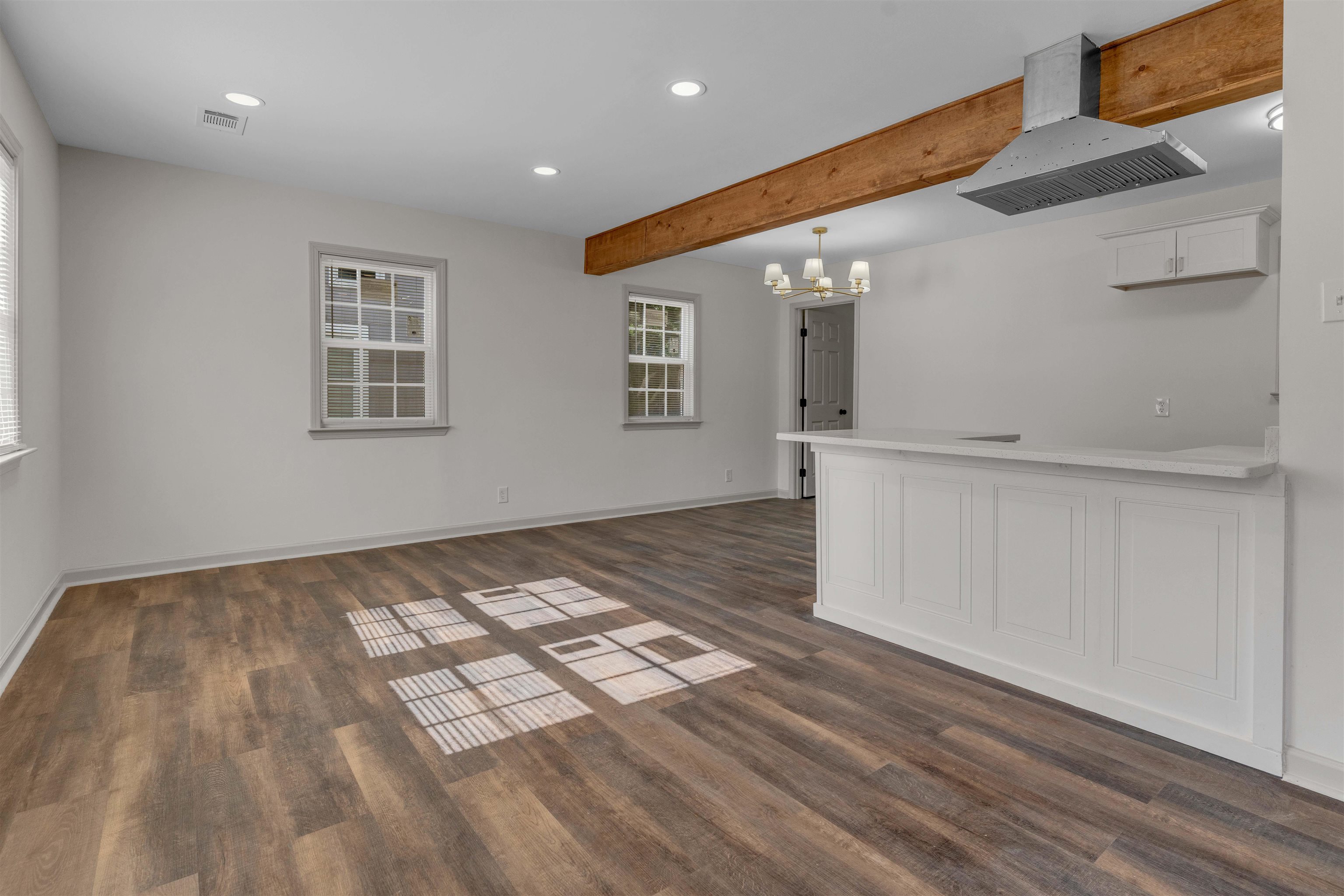 1557 Hope St Property Photo 15