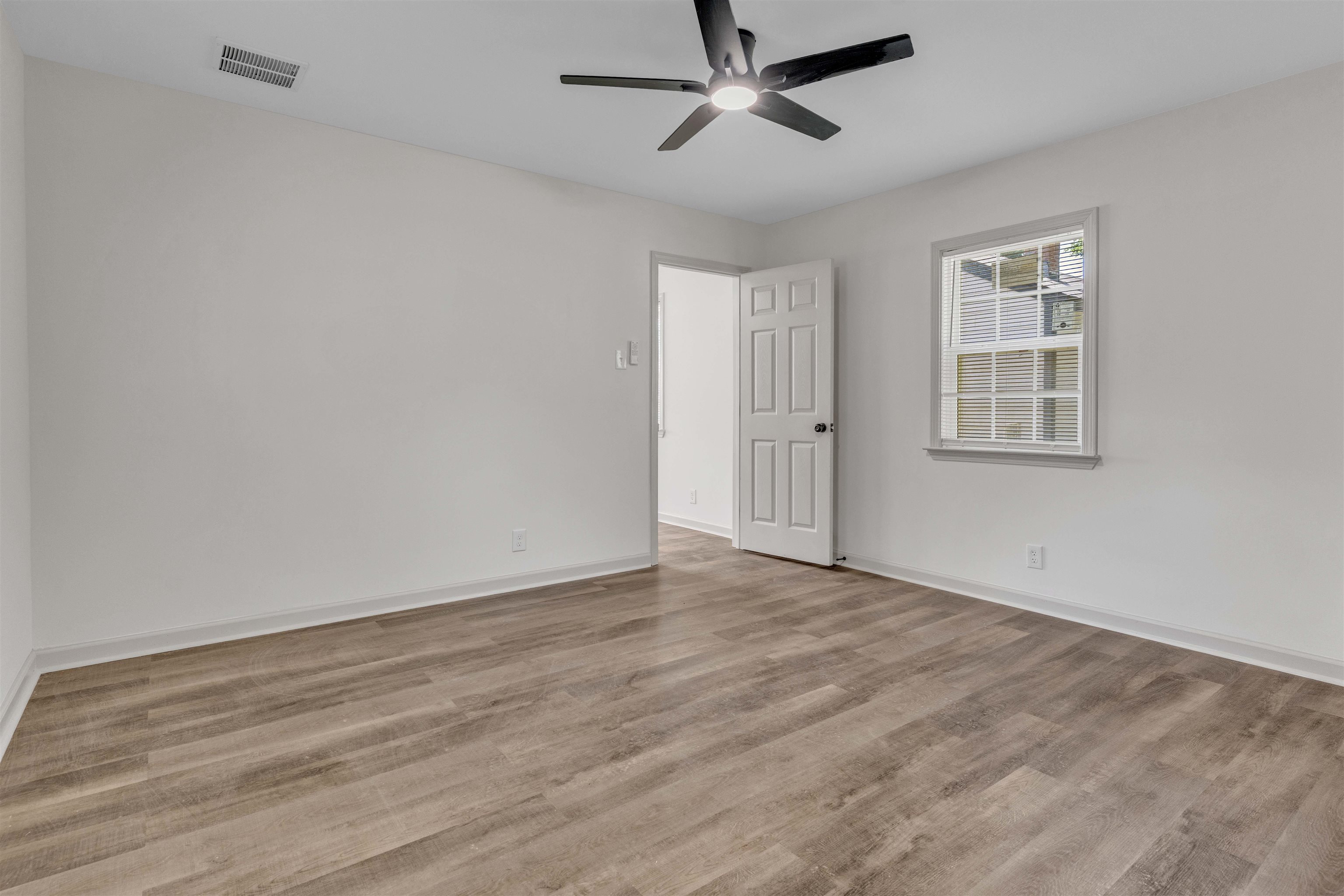 1557 Hope St Property Photo 16
