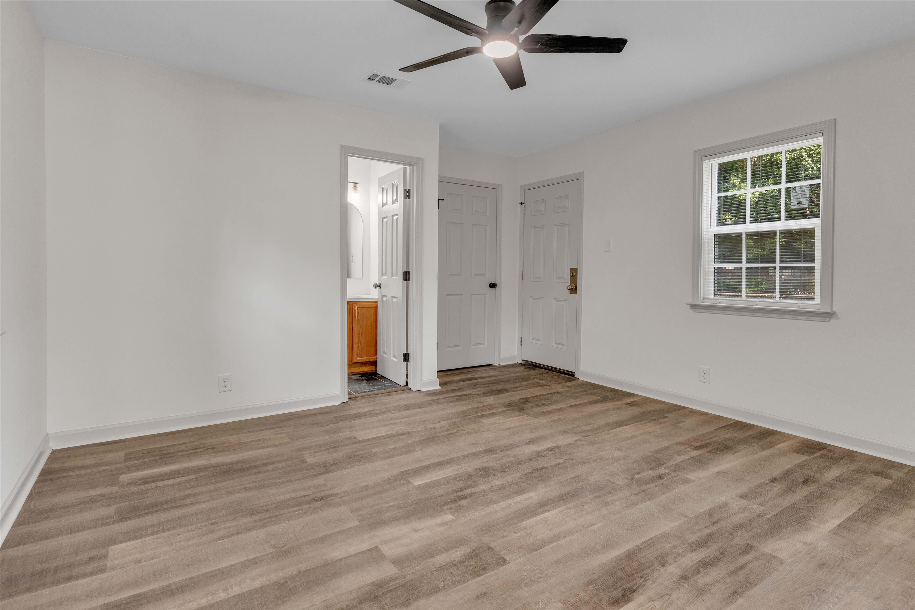 1557 Hope St Property Photo 17