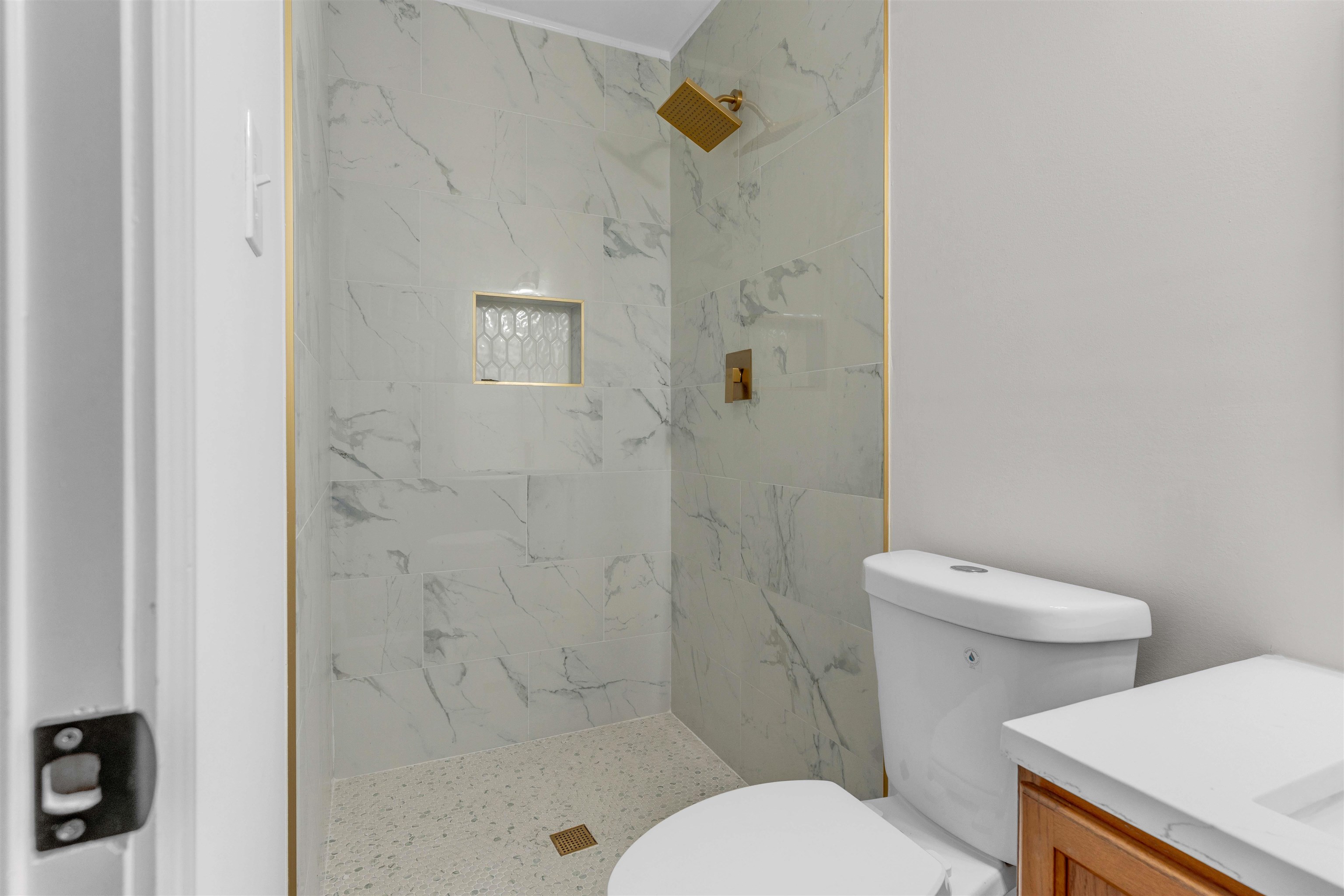 1557 Hope St Property Photo 19