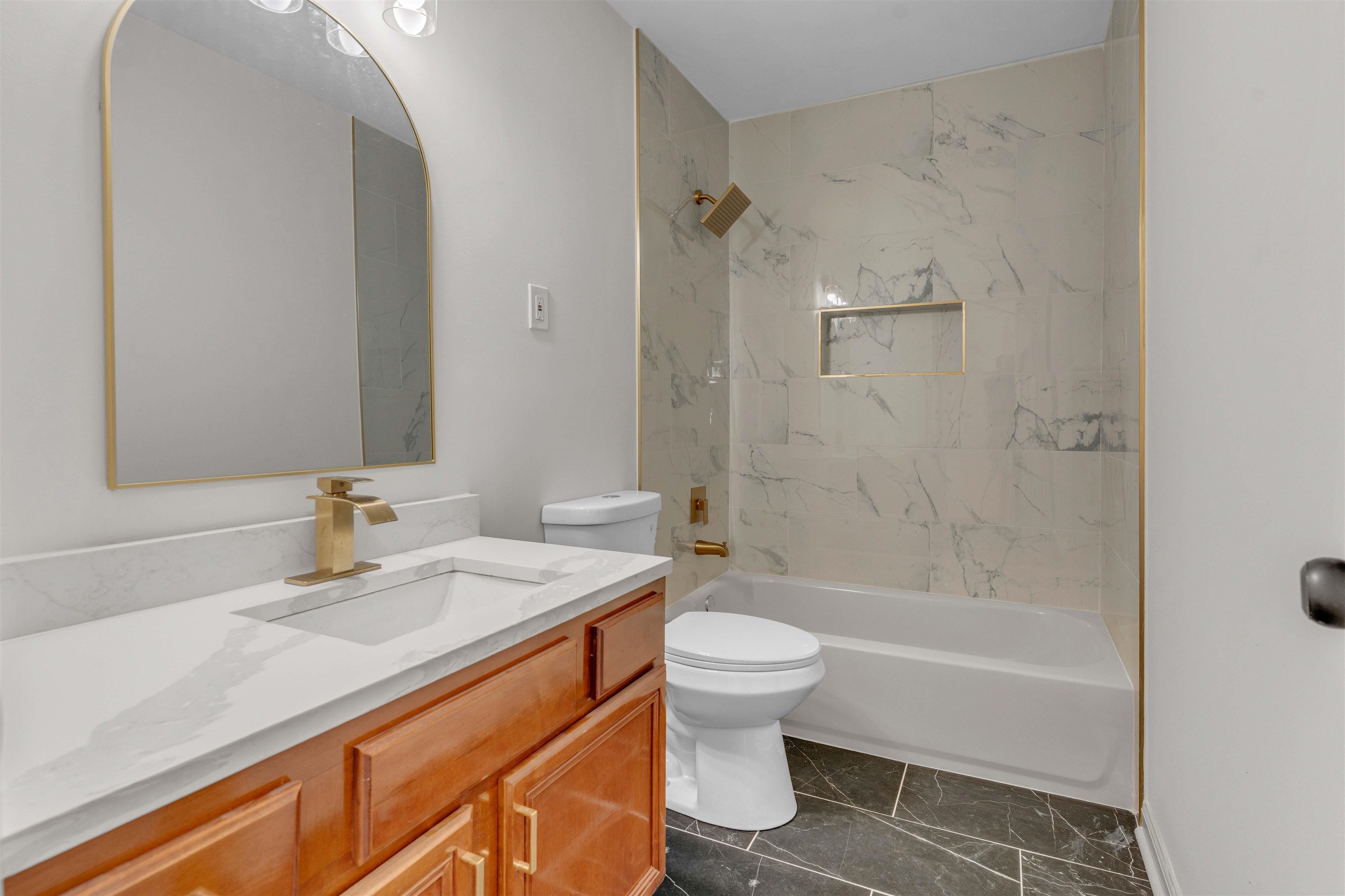 1557 Hope St Property Photo 20
