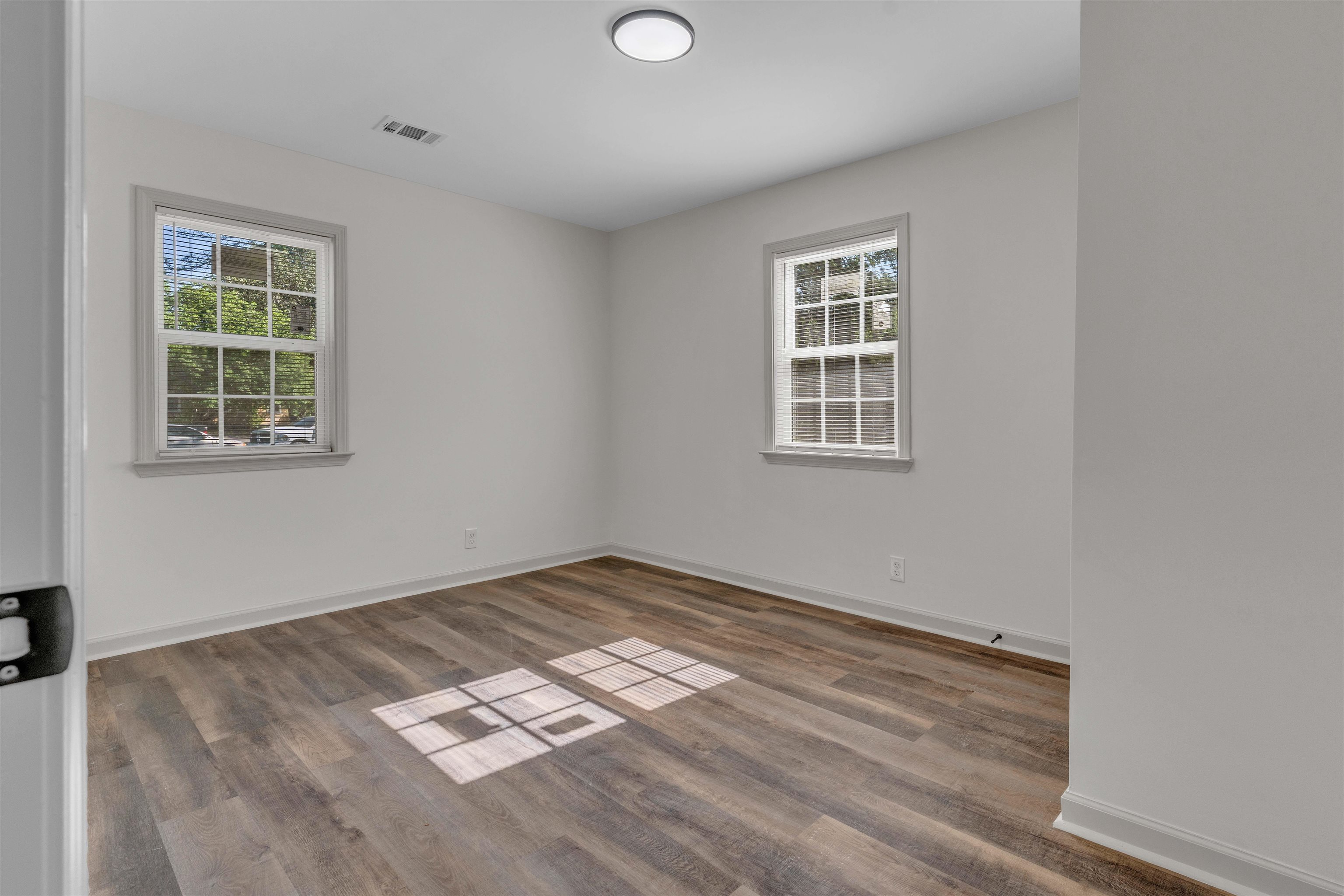 1557 Hope St Property Photo 21