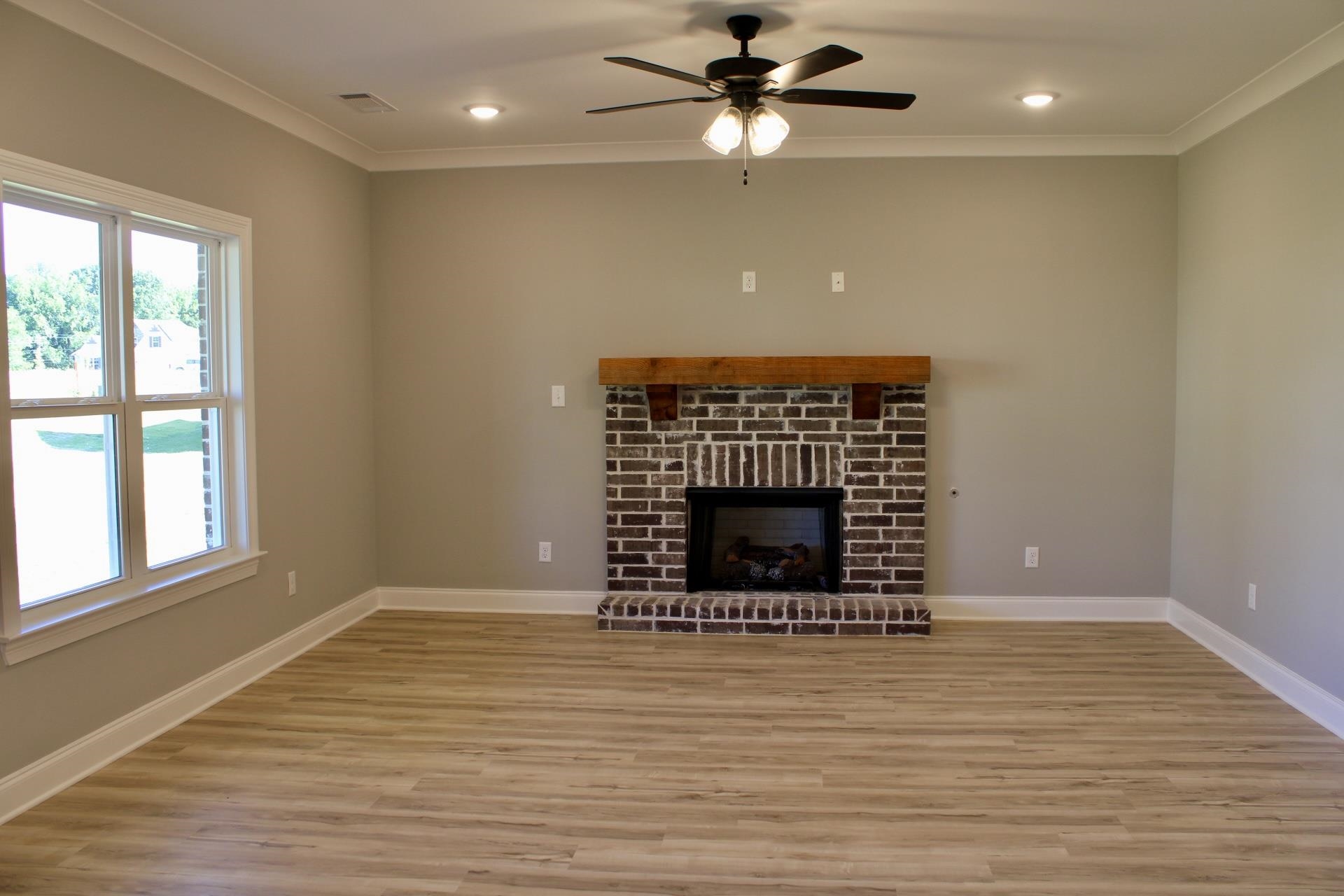 101 Columbia Way Property Photo 8