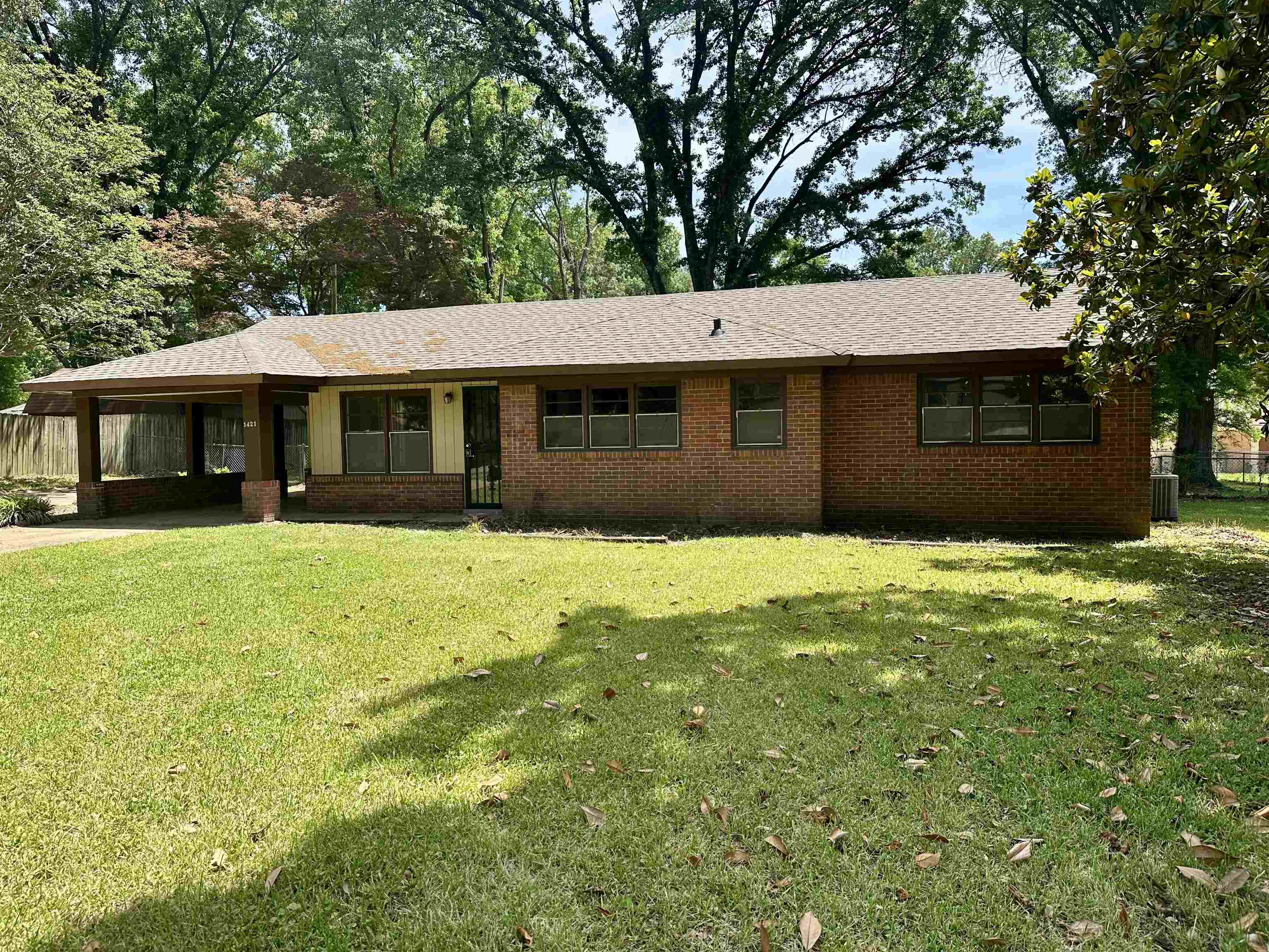 1421 Janis Dr Property Photo 1