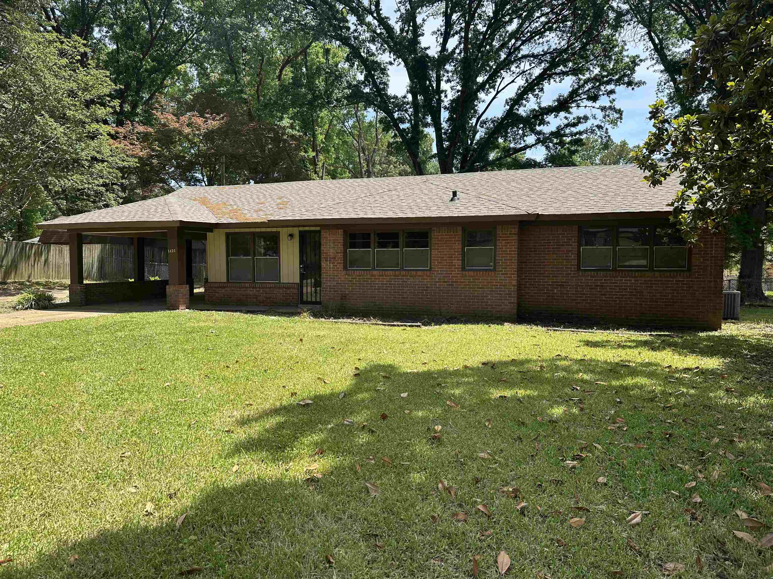 1421 Janis Dr Property Photo 3