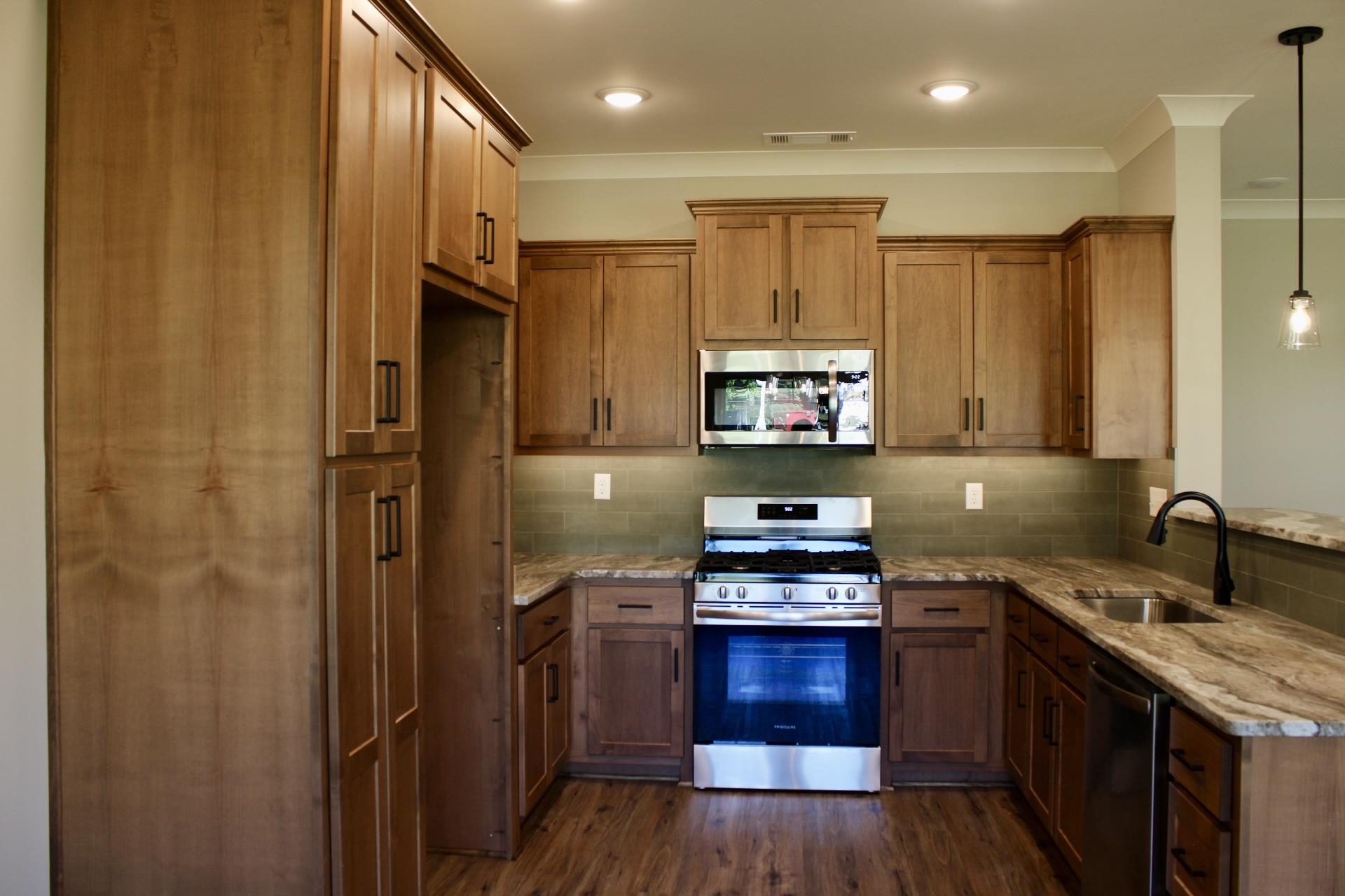 59 Columbia Way Property Photo 4