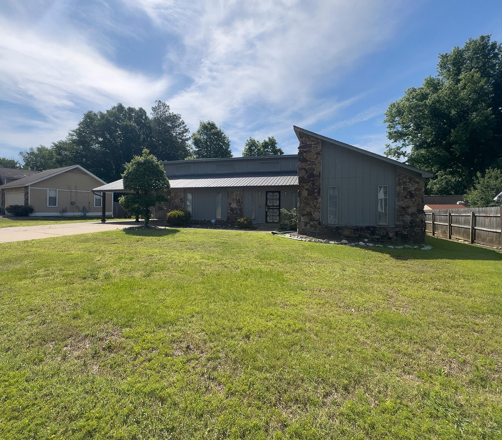 5773 Rensslaer Dr Property Photo 23