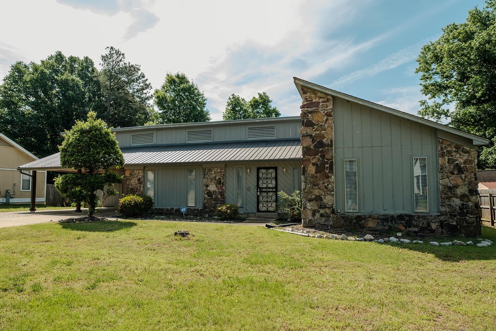 5773 Rensslaer Dr Property Photo 24