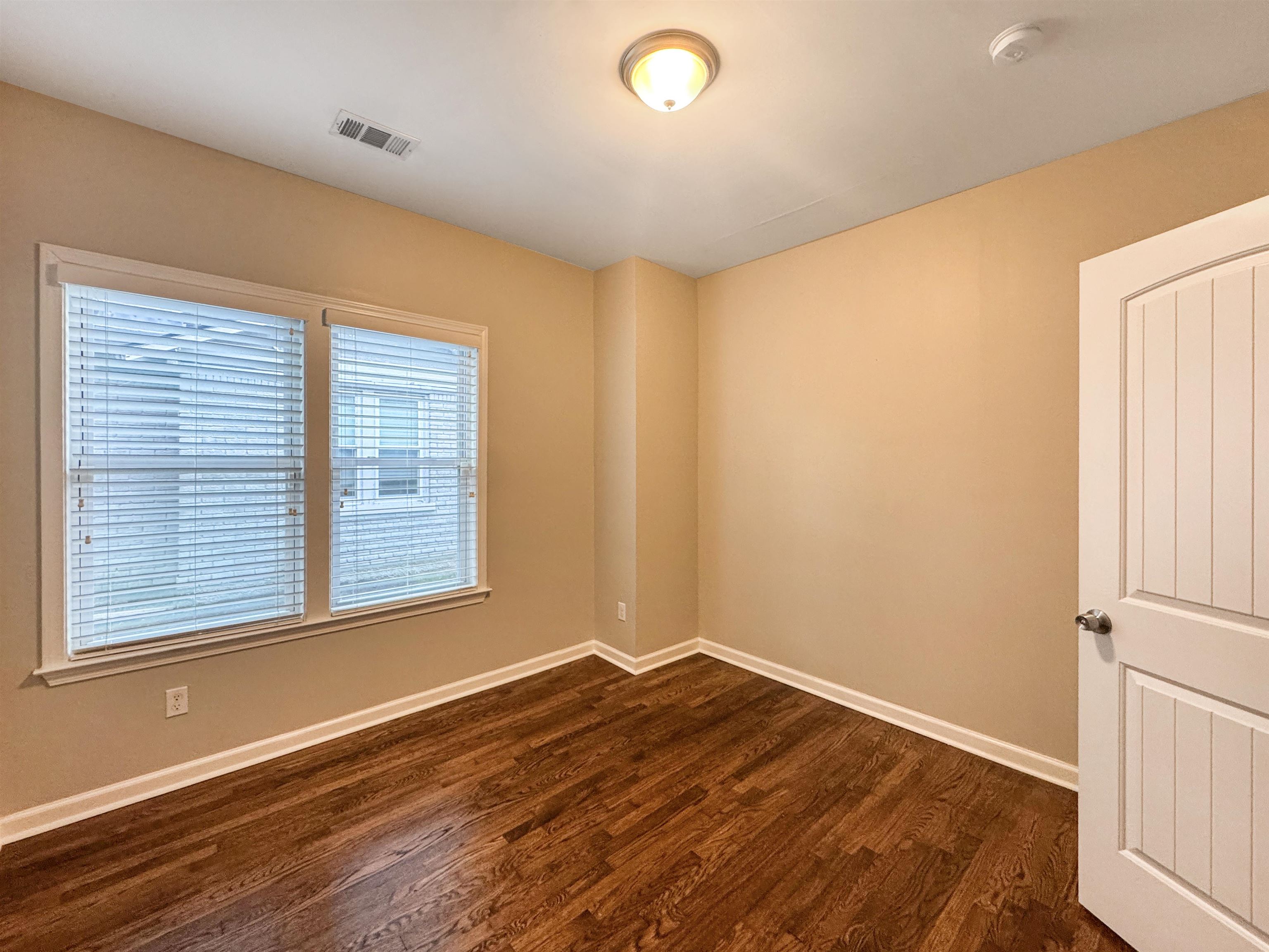 186 Lemaster St Property Photo 16