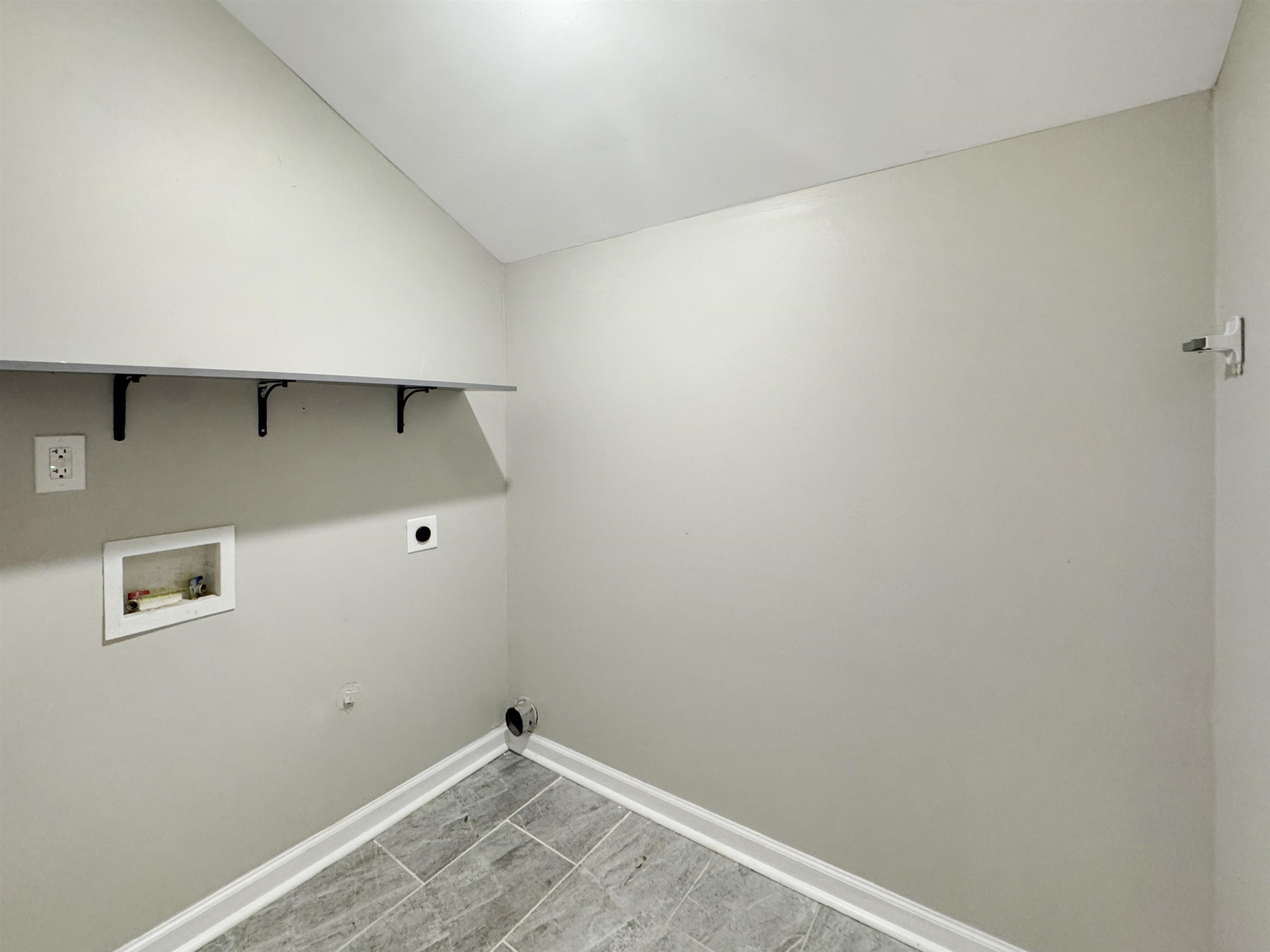 186 Lemaster St Property Photo 28