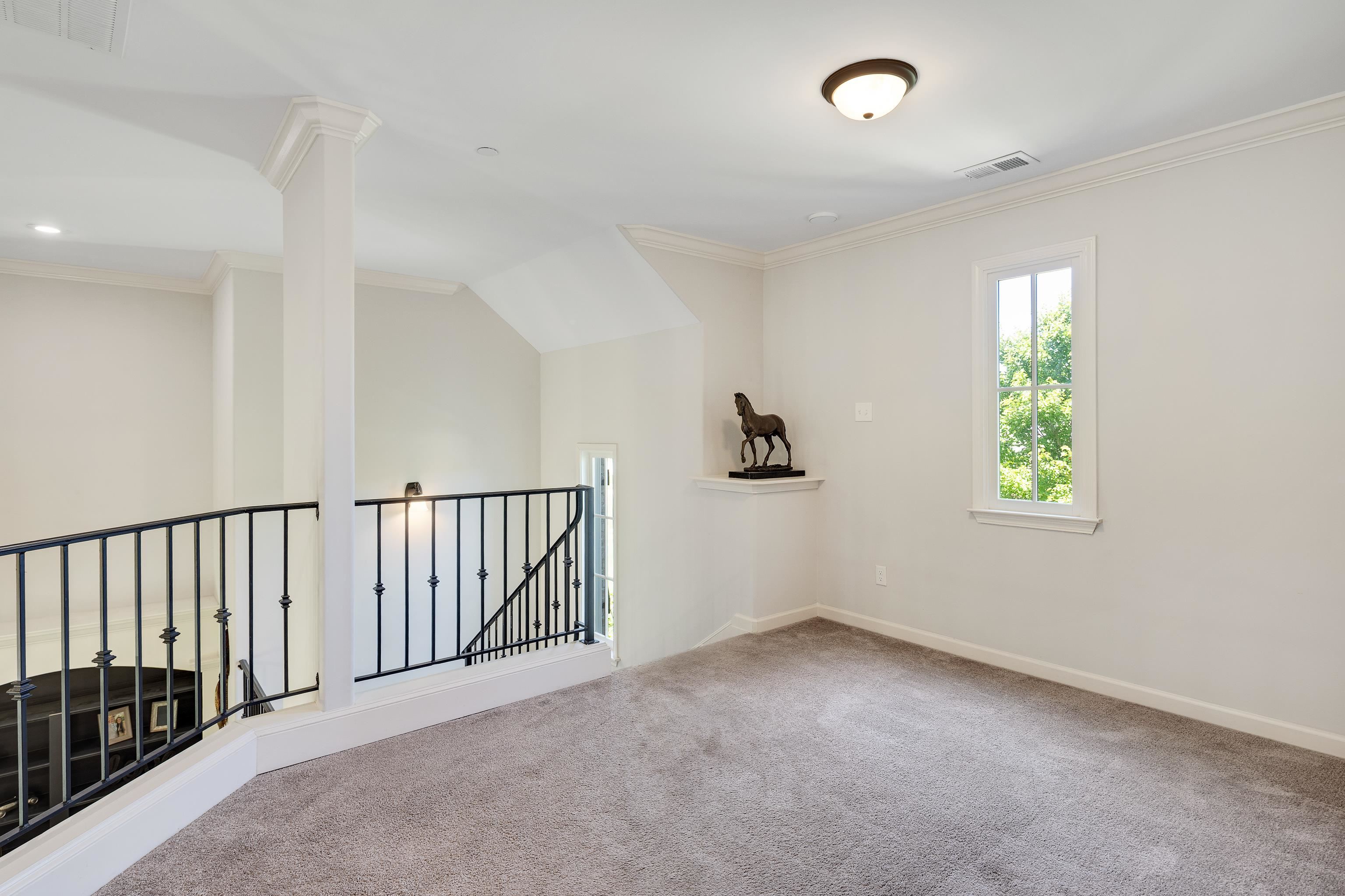 680 Glenshee Dr Property Photo 25