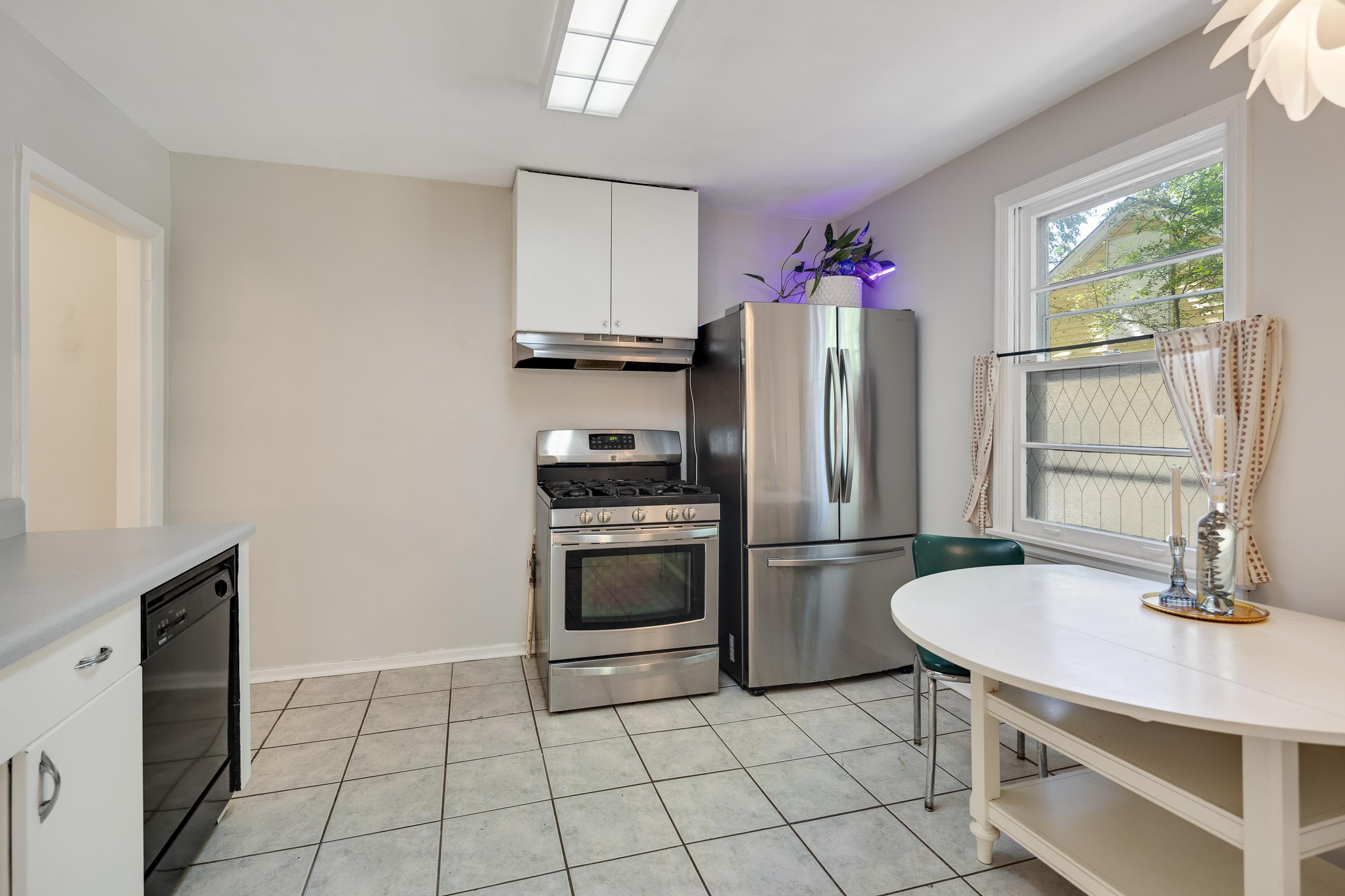 752 Watson St Property Photo 16
