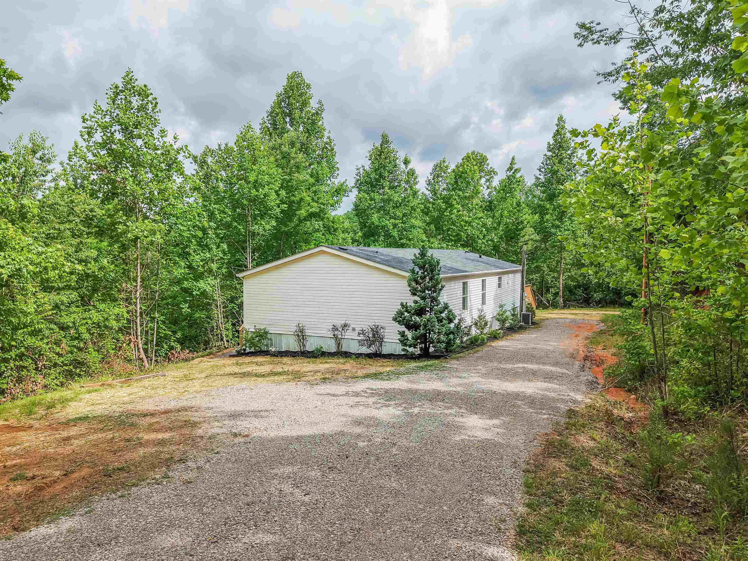 890 Burks Rd Property Photo 1