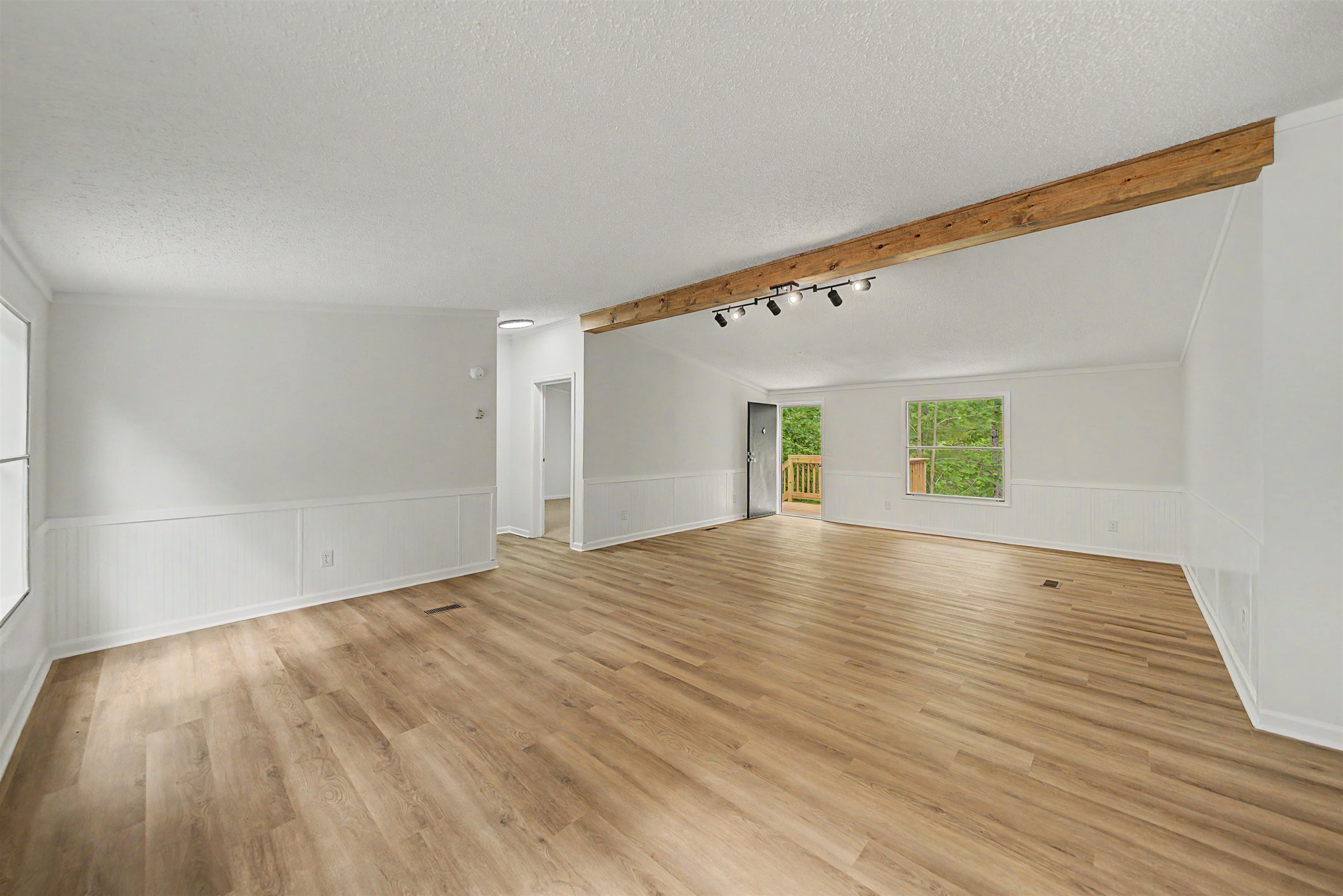 890 Burks Rd Property Photo 5