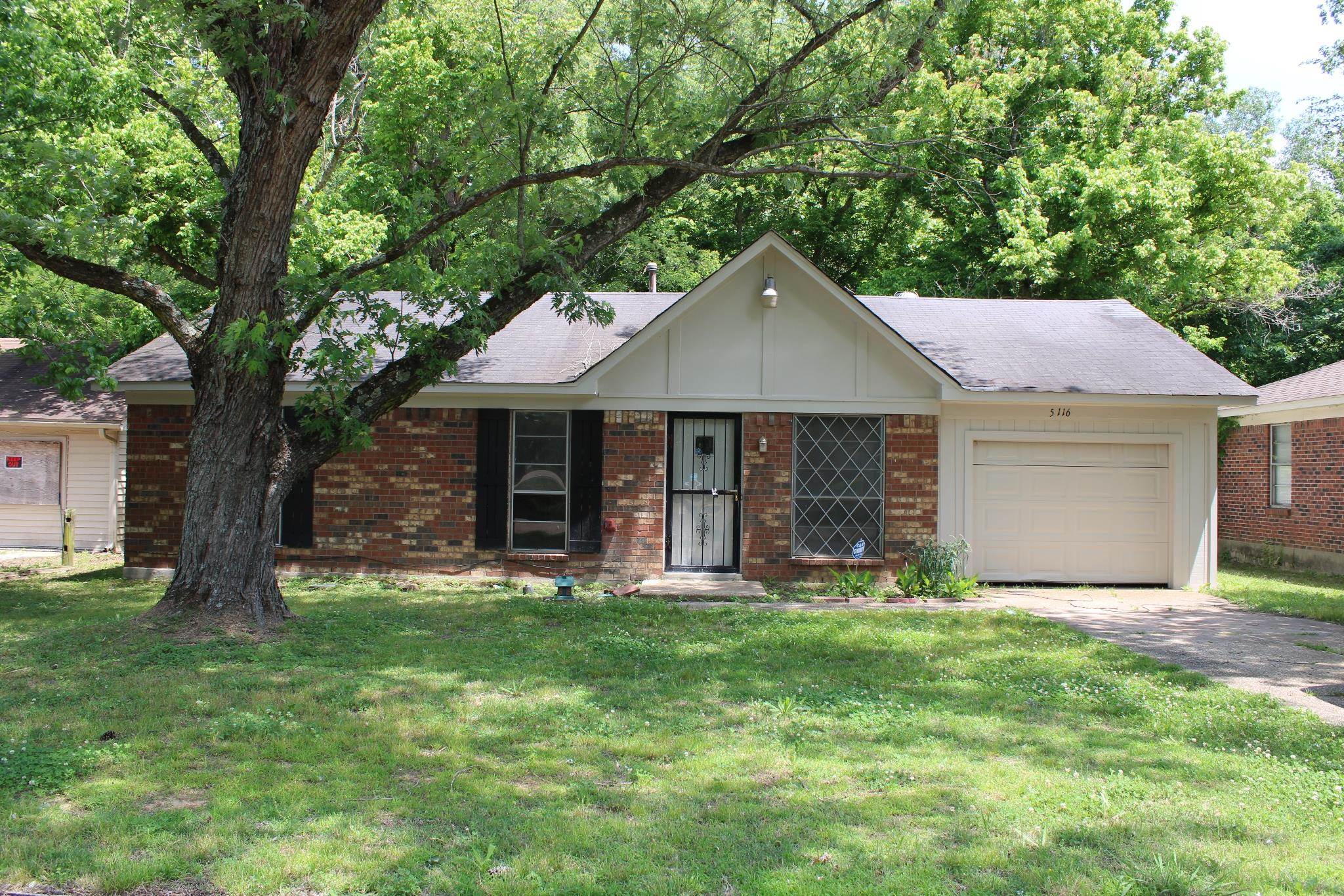 5116 Chantilly Dr Property Photo 1