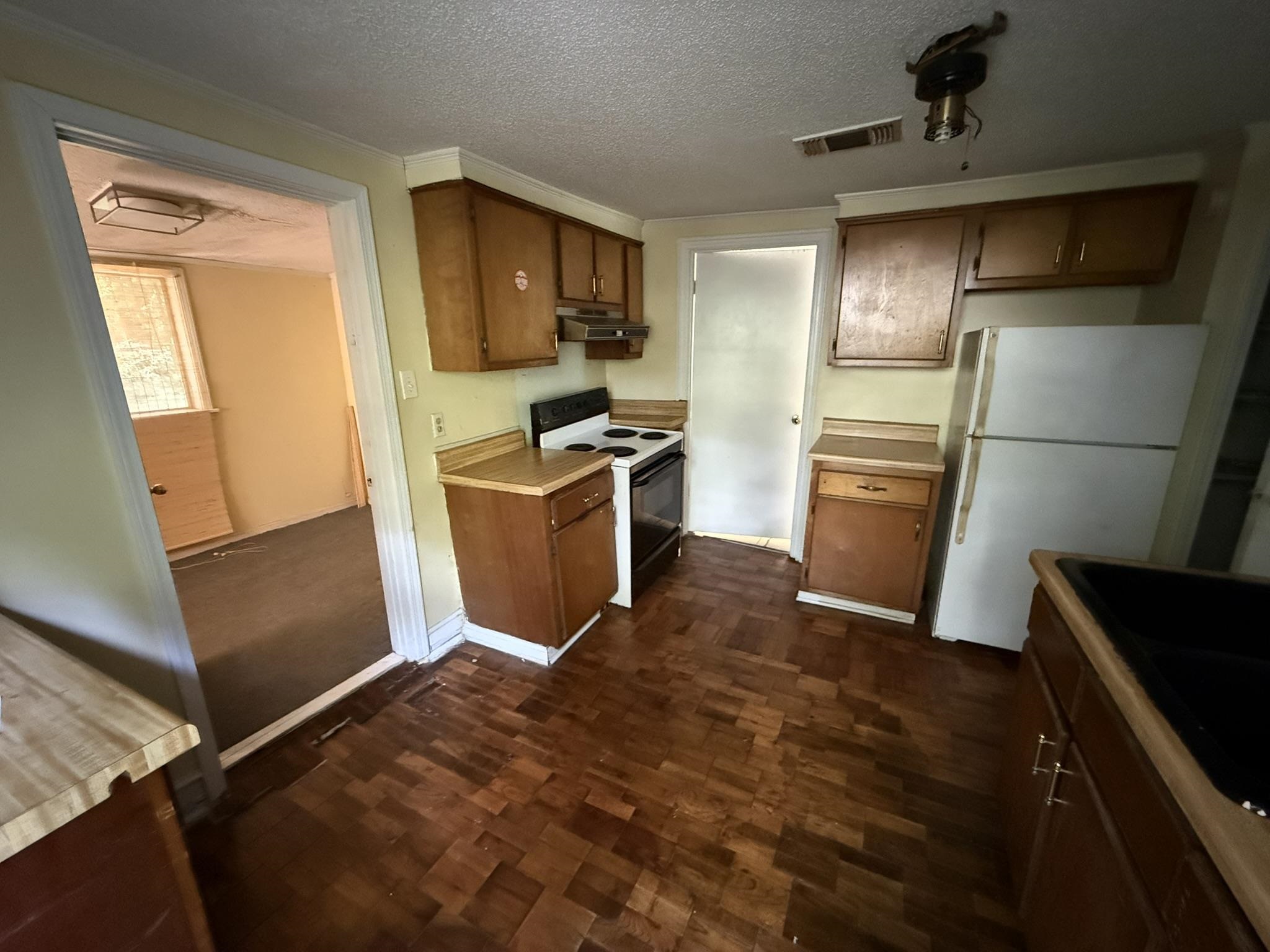 7503 Walsh Rd Property Photo 14