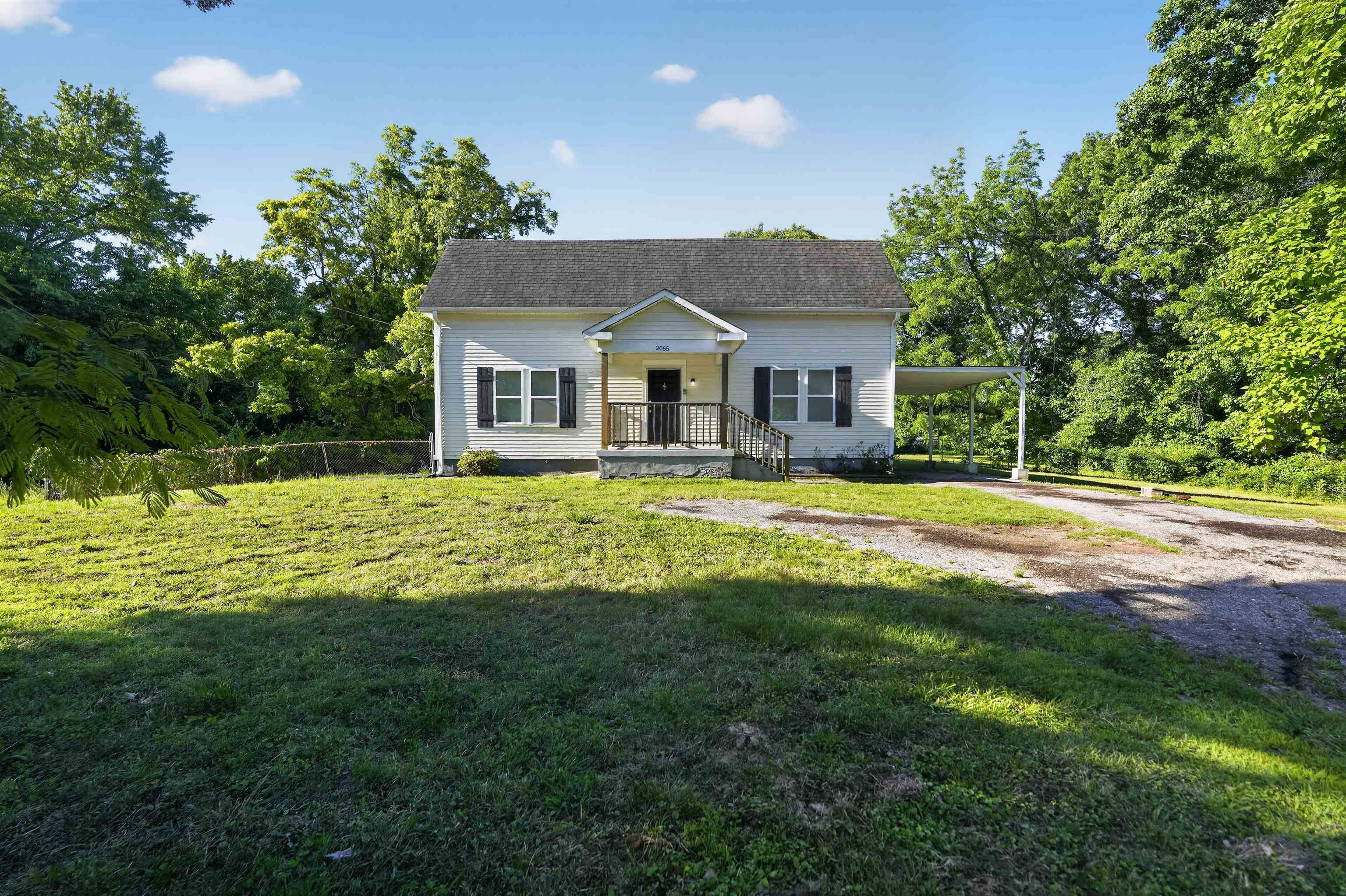 2055 BURNHAM AVE Property Photo 1