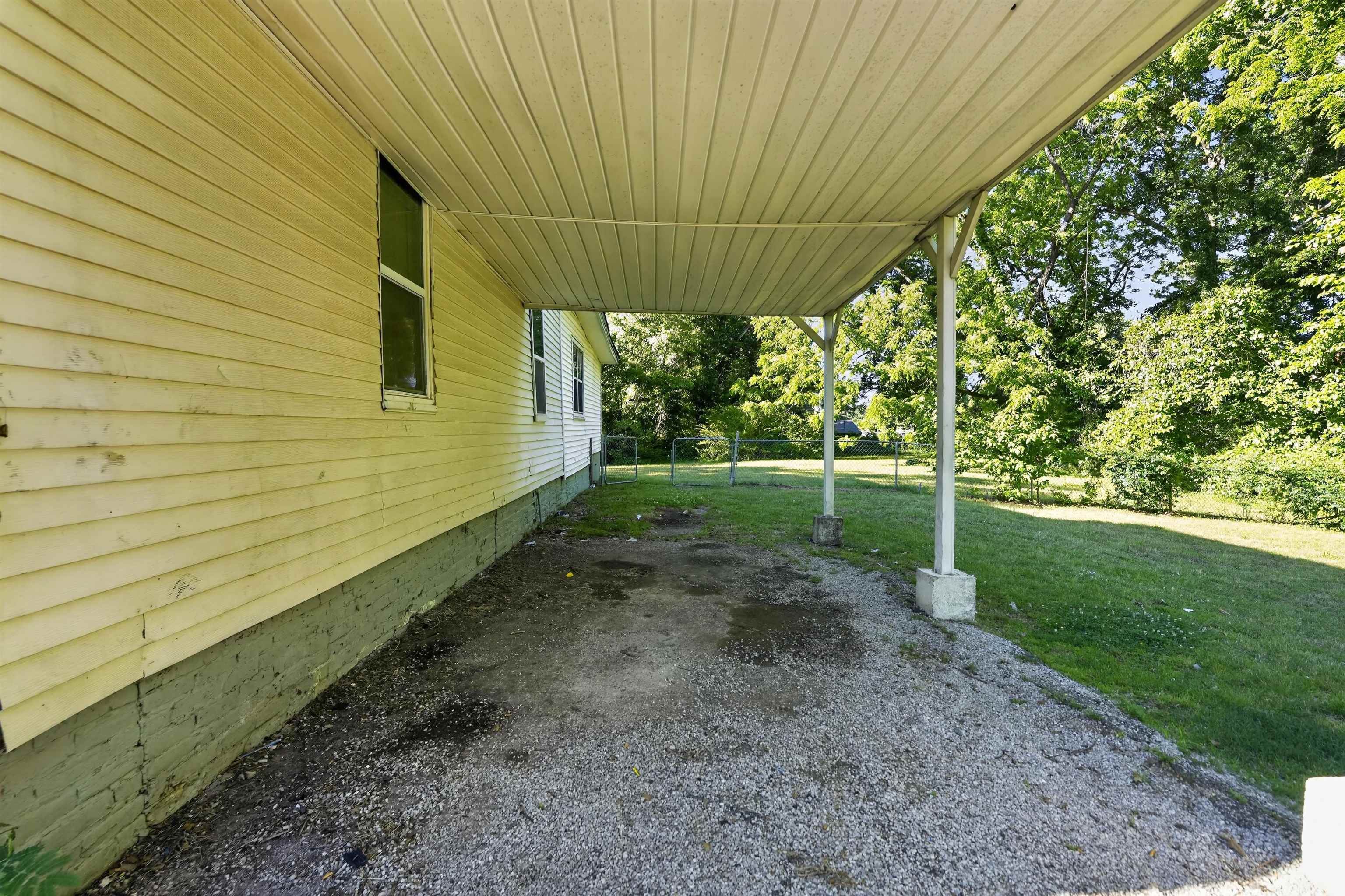2055 Burnham Ave Property Photo 14