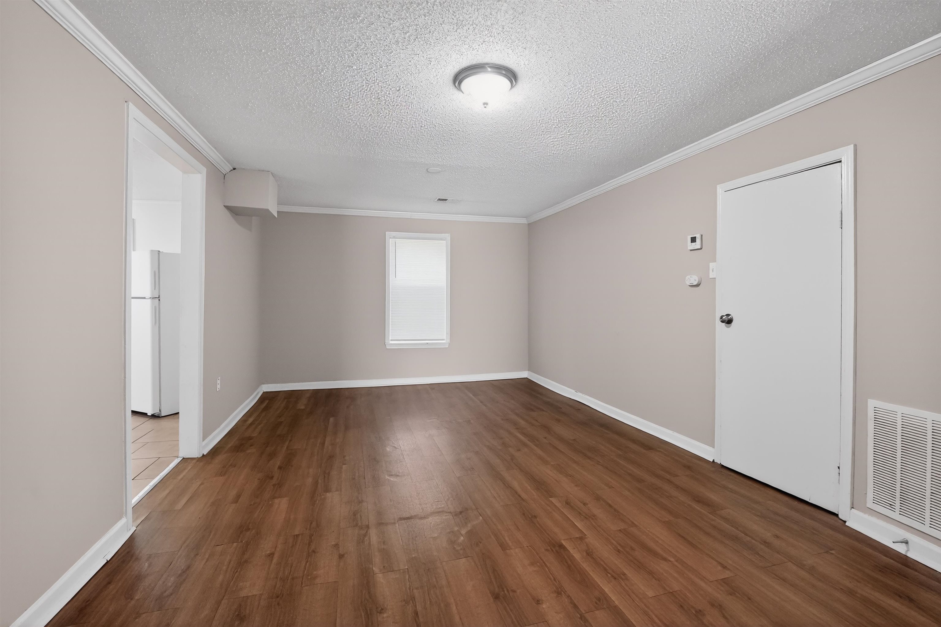 2055 Burnham Ave Property Photo 19