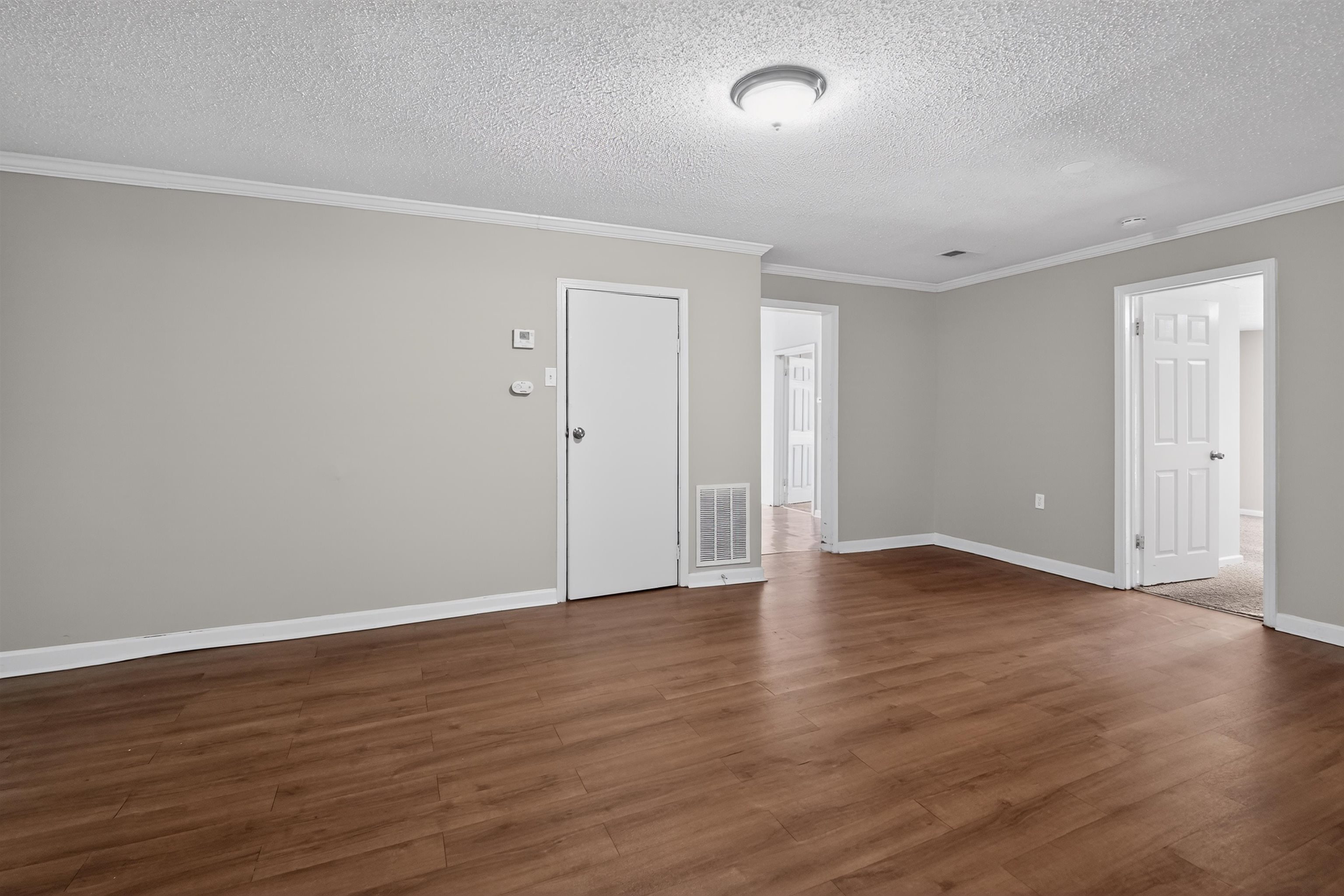 2055 Burnham Ave Property Photo 20