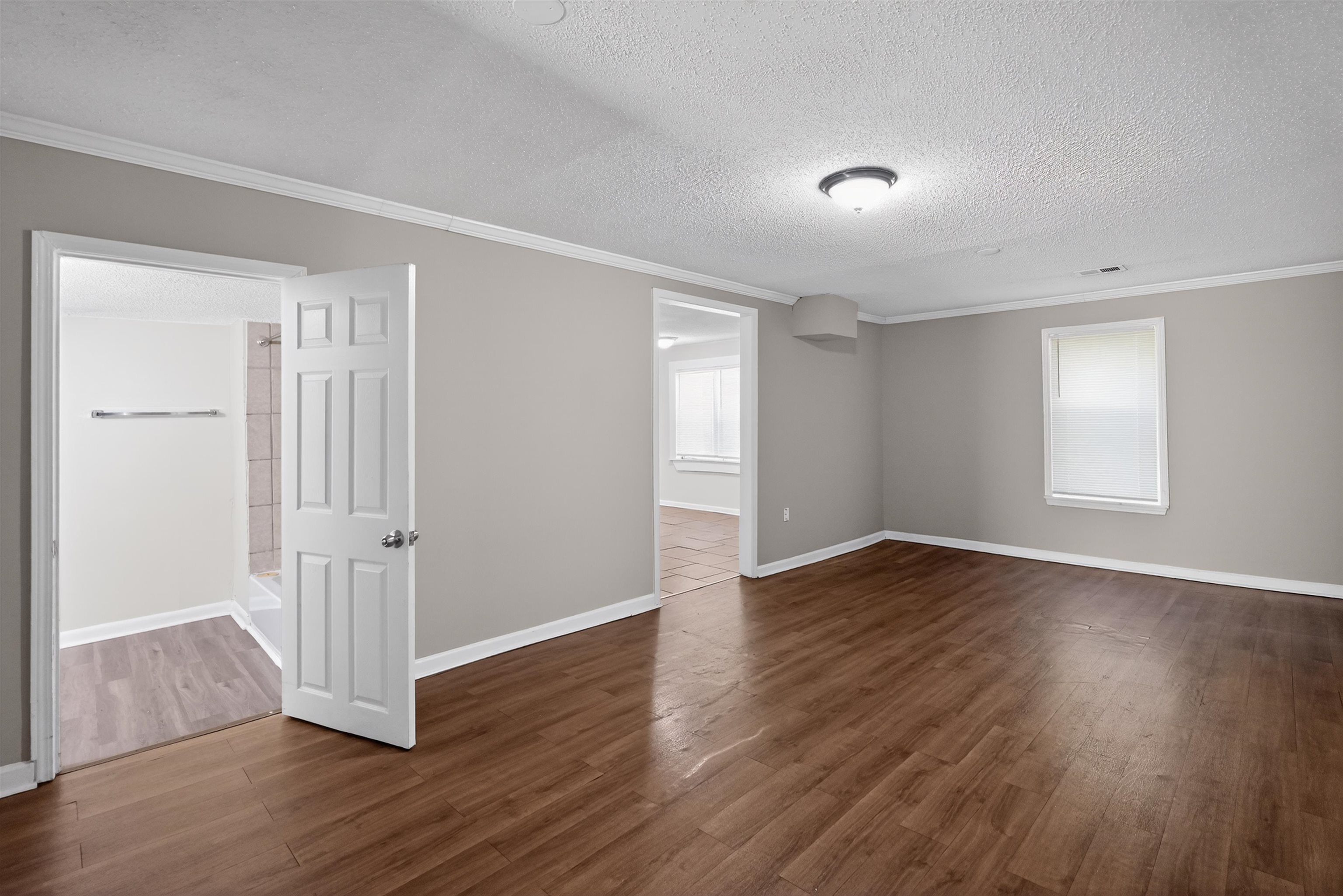 2055 Burnham Ave Property Photo 21
