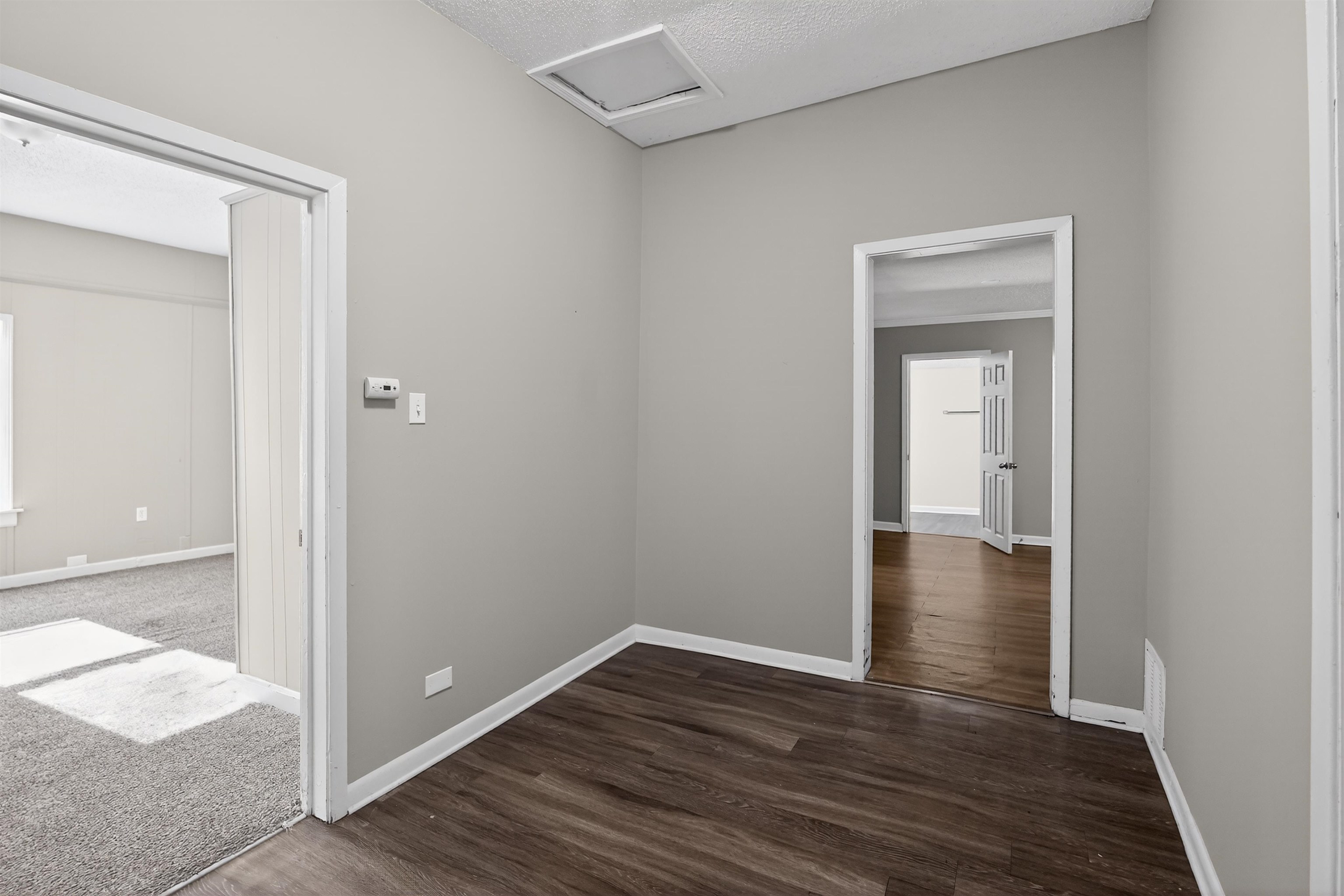 2055 Burnham Ave Property Photo 23