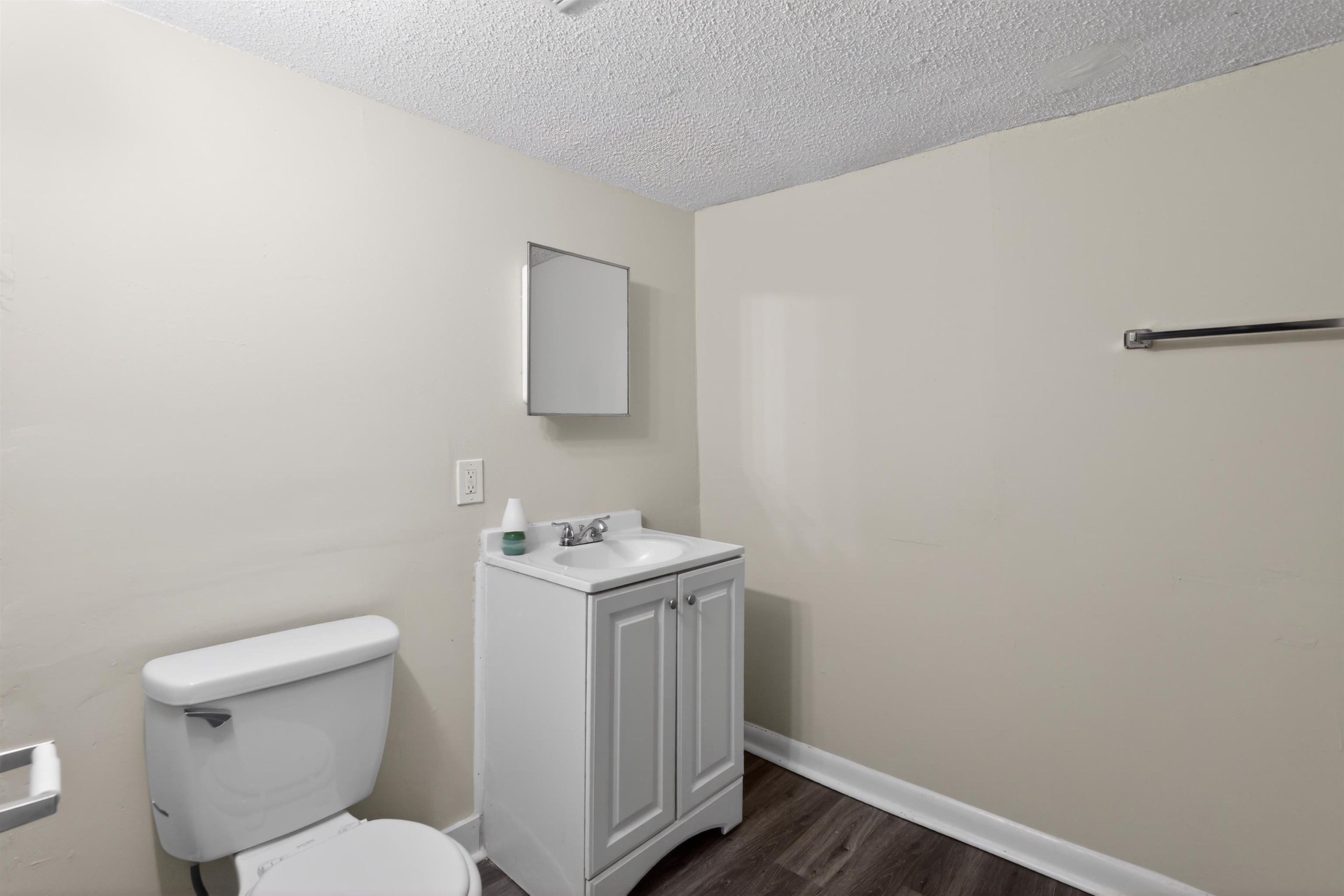 2055 Burnham Ave Property Photo 30